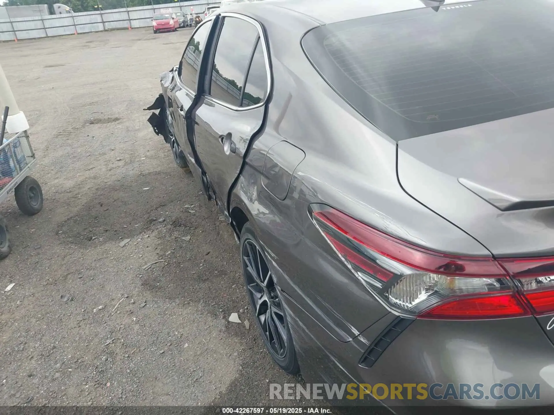 17 fotografías del automóvil dañado 4T1G11AK8PU798523 TOYOTA CAMRY 2023