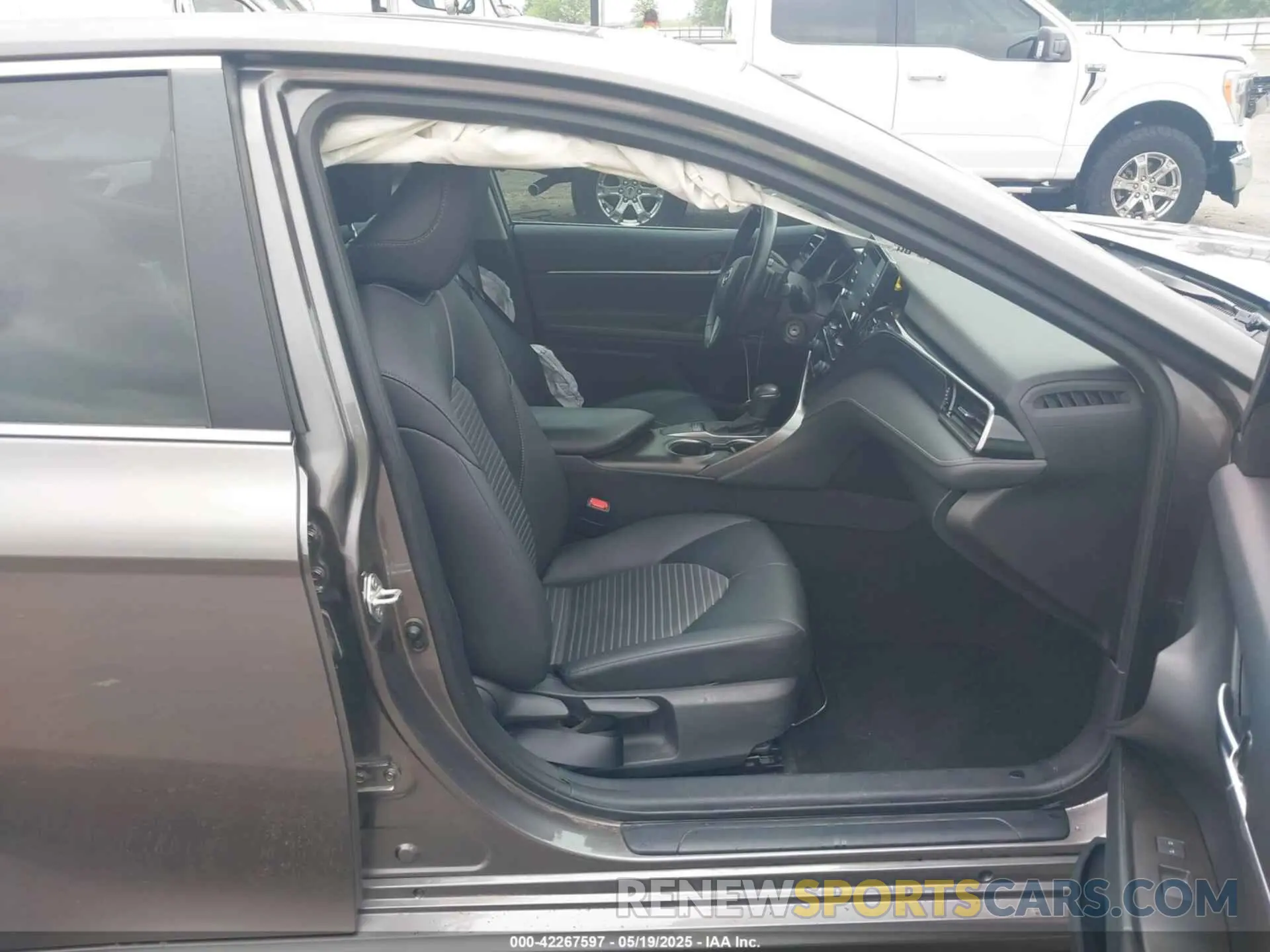5 fotografías del automóvil dañado 4T1G11AK8PU798523 TOYOTA CAMRY 2023