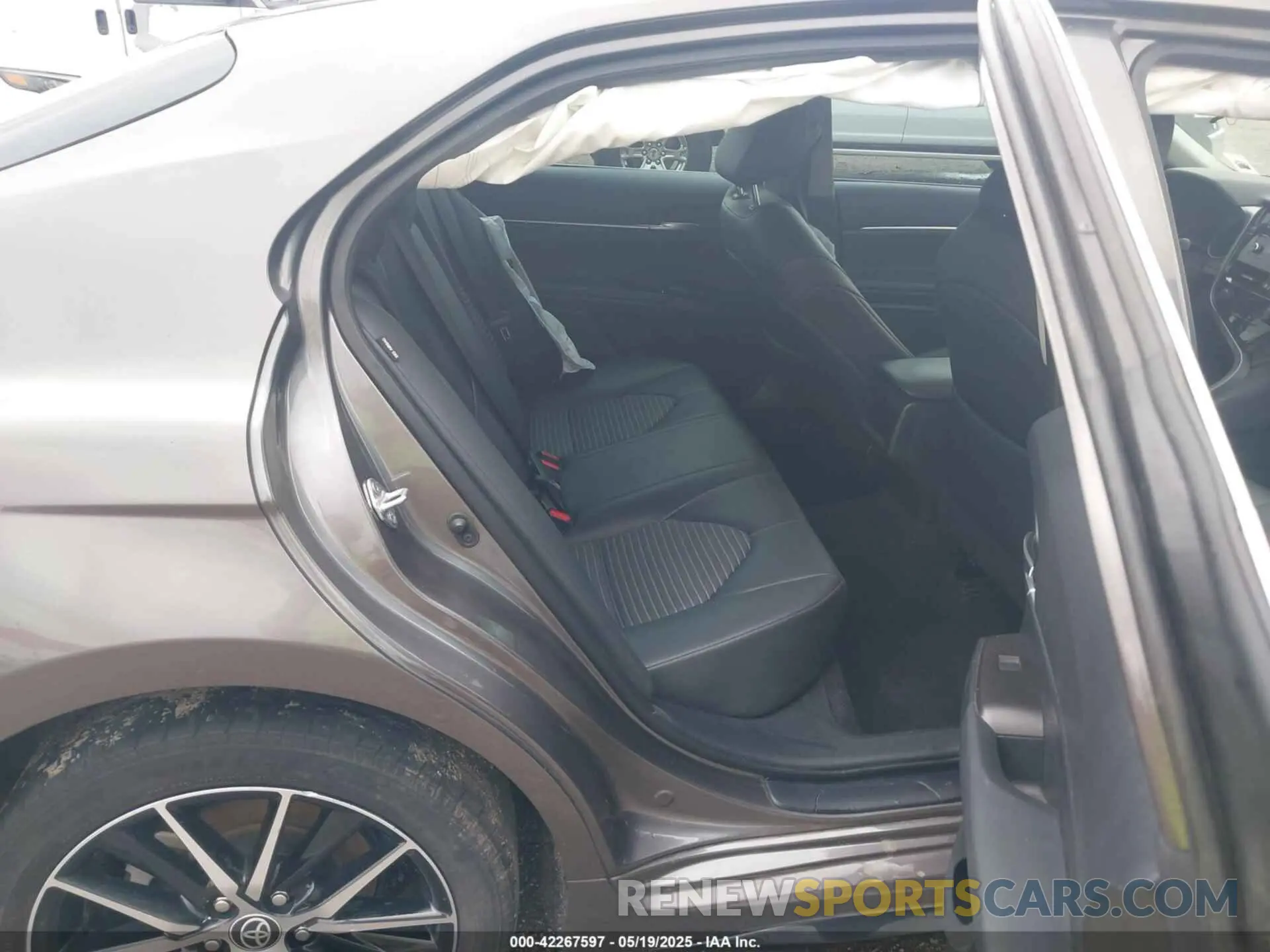 8 fotografías del automóvil dañado 4T1G11AK8PU798523 TOYOTA CAMRY 2023