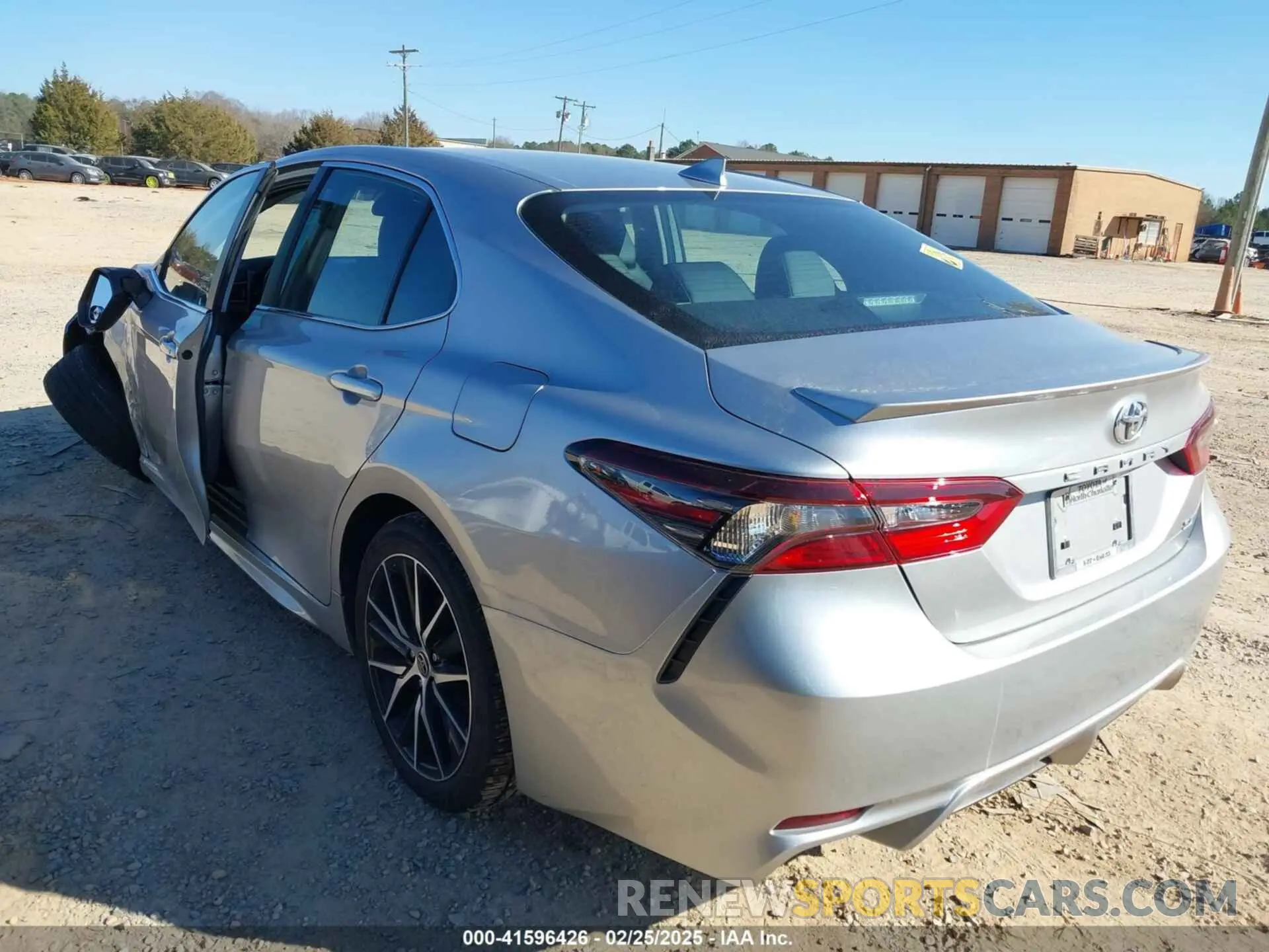 3 fotografías del automóvil dañado 4T1G11AK8PU819175 TOYOTA CAMRY 2023