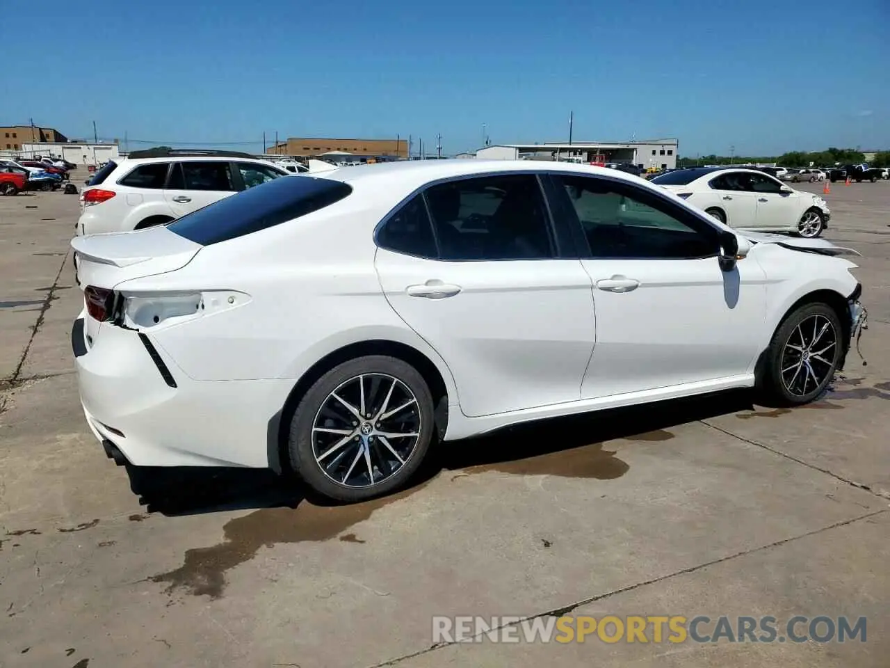 3 fotografías del automóvil dañado 4T1G11AK8PU820679 TOYOTA CAMRY 2023