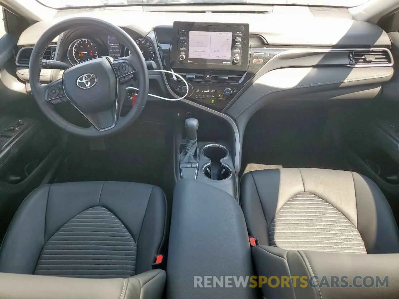 8 fotografías del automóvil dañado 4T1G11AK8PU820679 TOYOTA CAMRY 2023