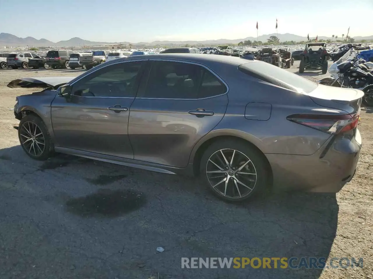 2 fotografías del automóvil dañado 4T1G11AK9PU079846 TOYOTA CAMRY 2023
