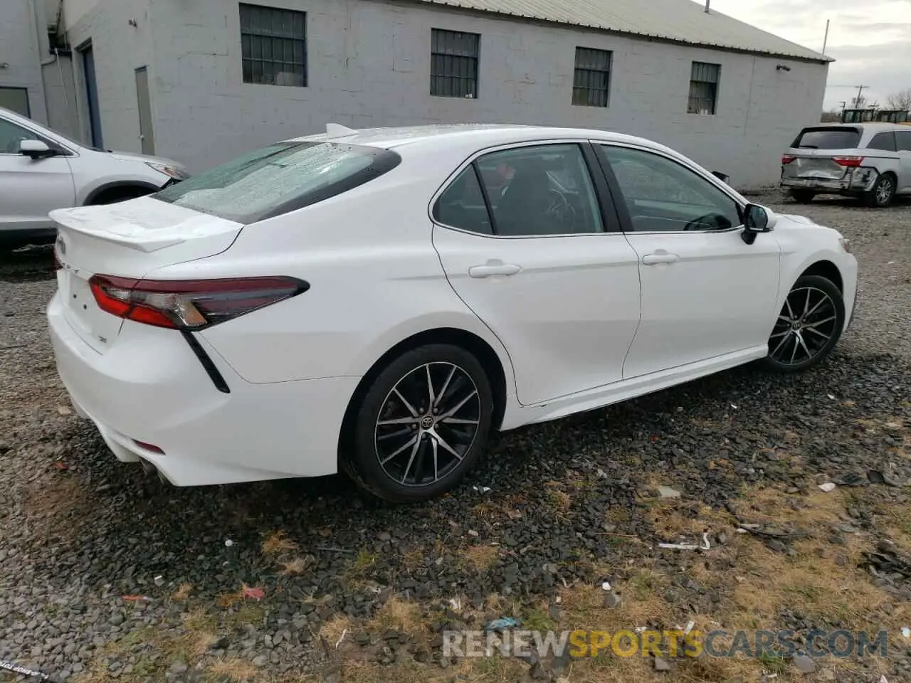 3 fotografías del automóvil dañado 4T1G11AK9PU146073 TOYOTA CAMRY 2023