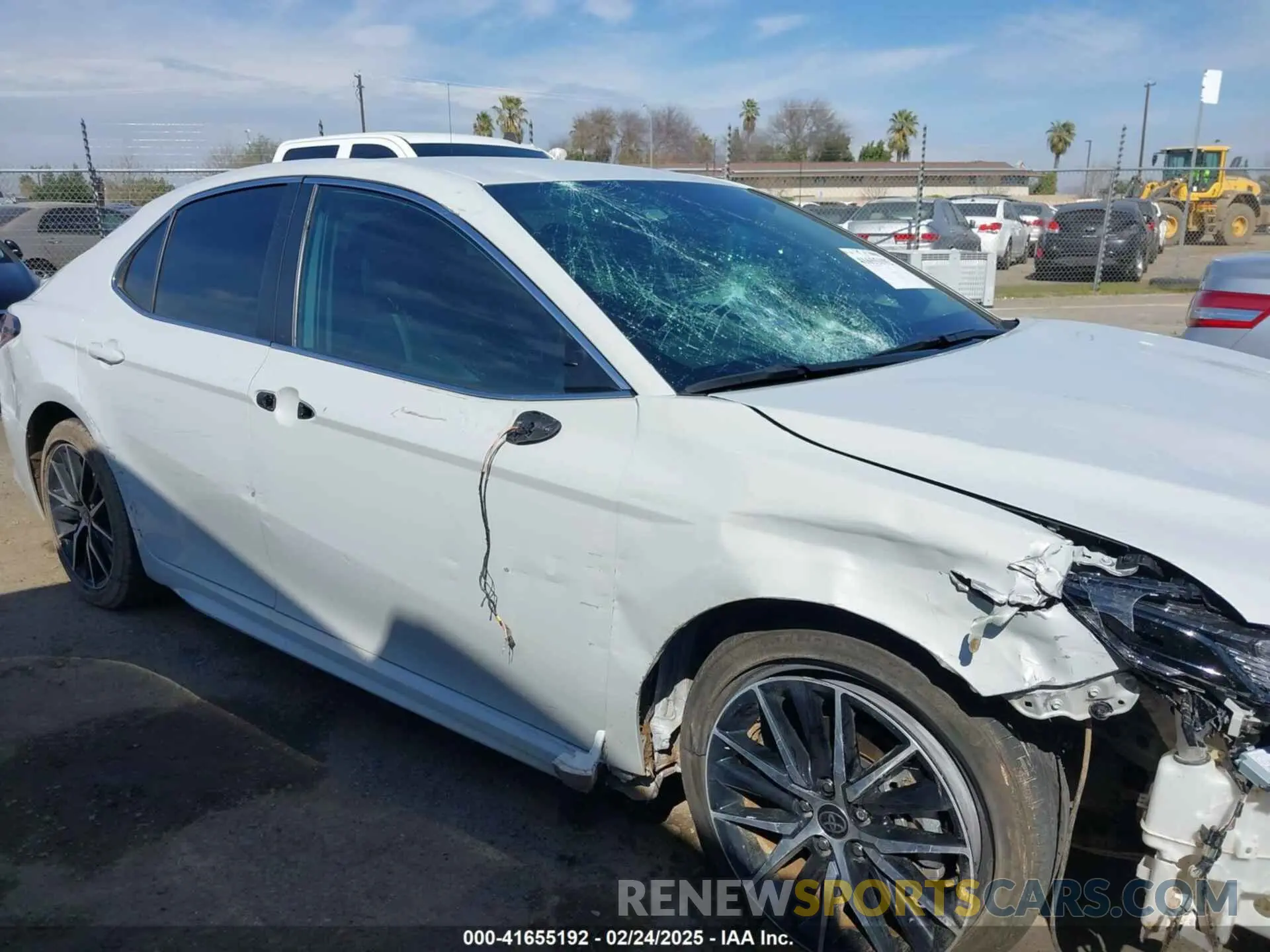 14 fotografías del automóvil dañado 4T1G11AK9PU160748 TOYOTA CAMRY 2023