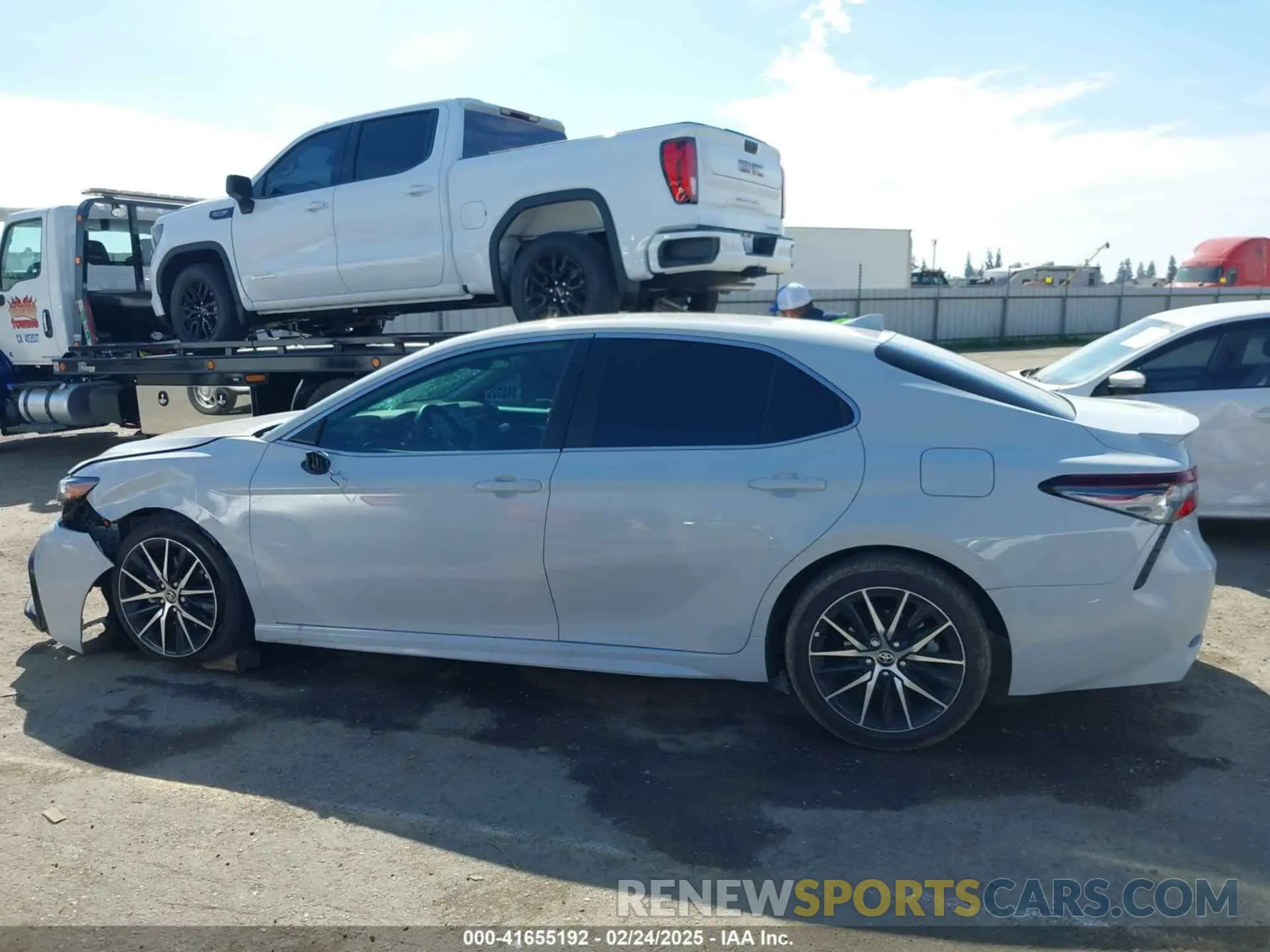 15 fotografías del automóvil dañado 4T1G11AK9PU160748 TOYOTA CAMRY 2023