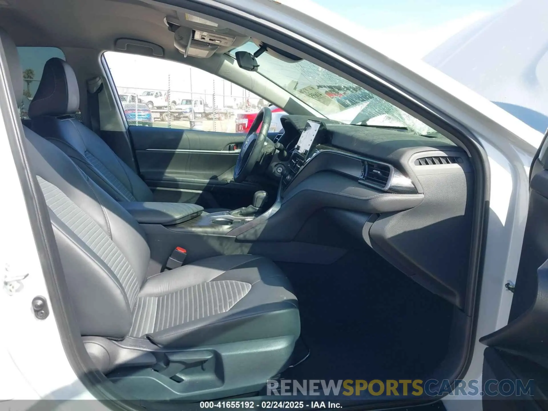 5 fotografías del automóvil dañado 4T1G11AK9PU160748 TOYOTA CAMRY 2023