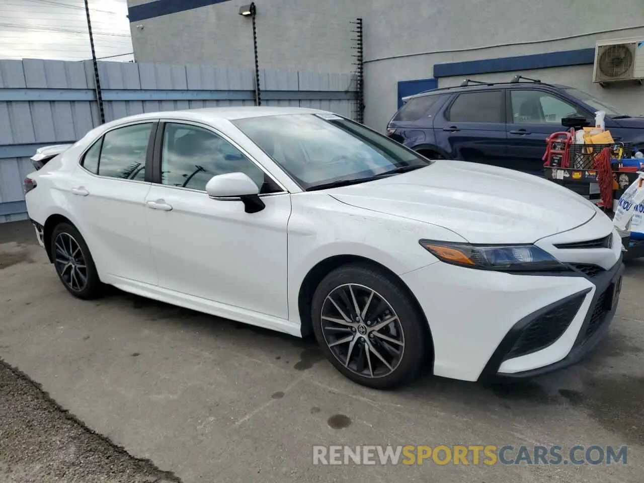 4 fotografías del automóvil dañado 4T1G11AK9PU731929 TOYOTA CAMRY 2023