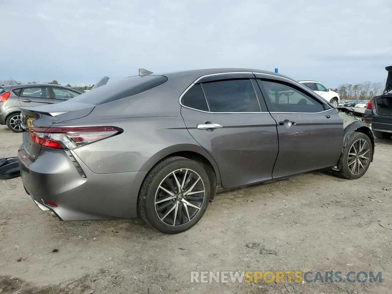 3 fotografías del automóvil dañado 4T1G11AK9PU733356 TOYOTA CAMRY 2023