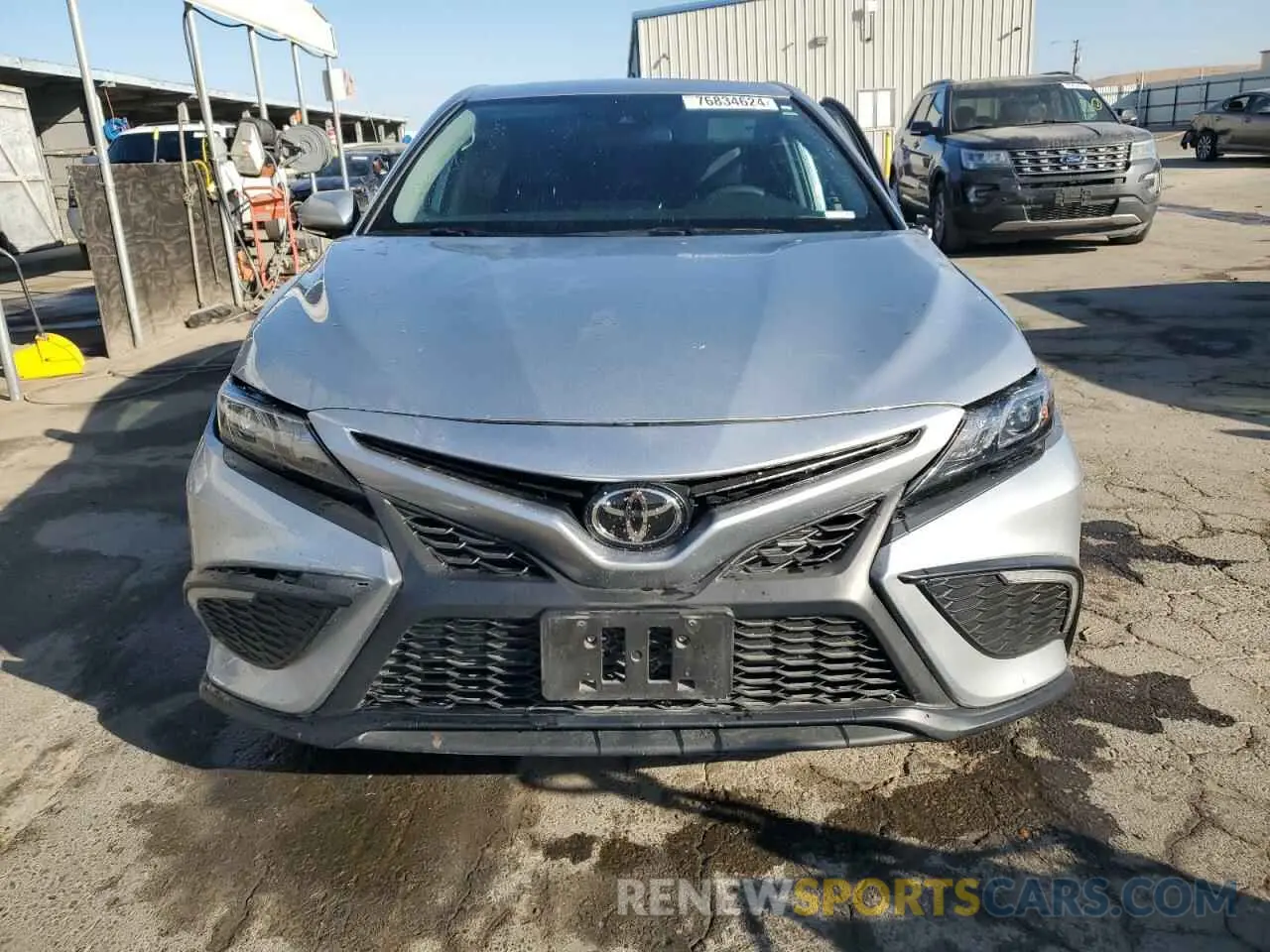 5 fotografías del automóvil dañado 4T1G11AK9PU734622 TOYOTA CAMRY 2023
