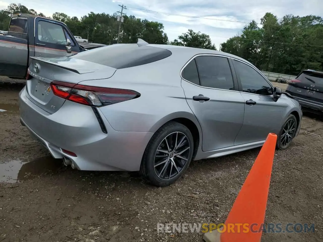 3 fotografías del automóvil dañado 4T1G11AK9PU736189 TOYOTA CAMRY 2023