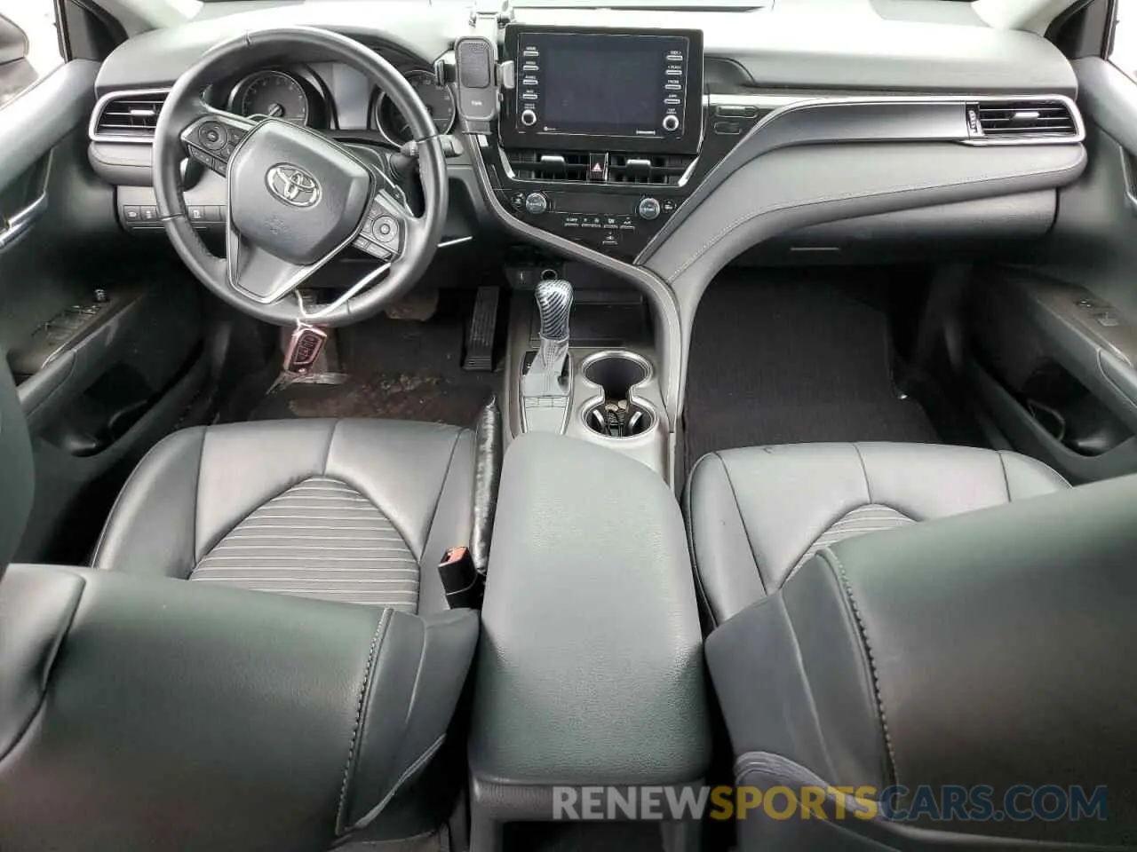 8 fotografías del automóvil dañado 4T1G11AK9PU736189 TOYOTA CAMRY 2023
