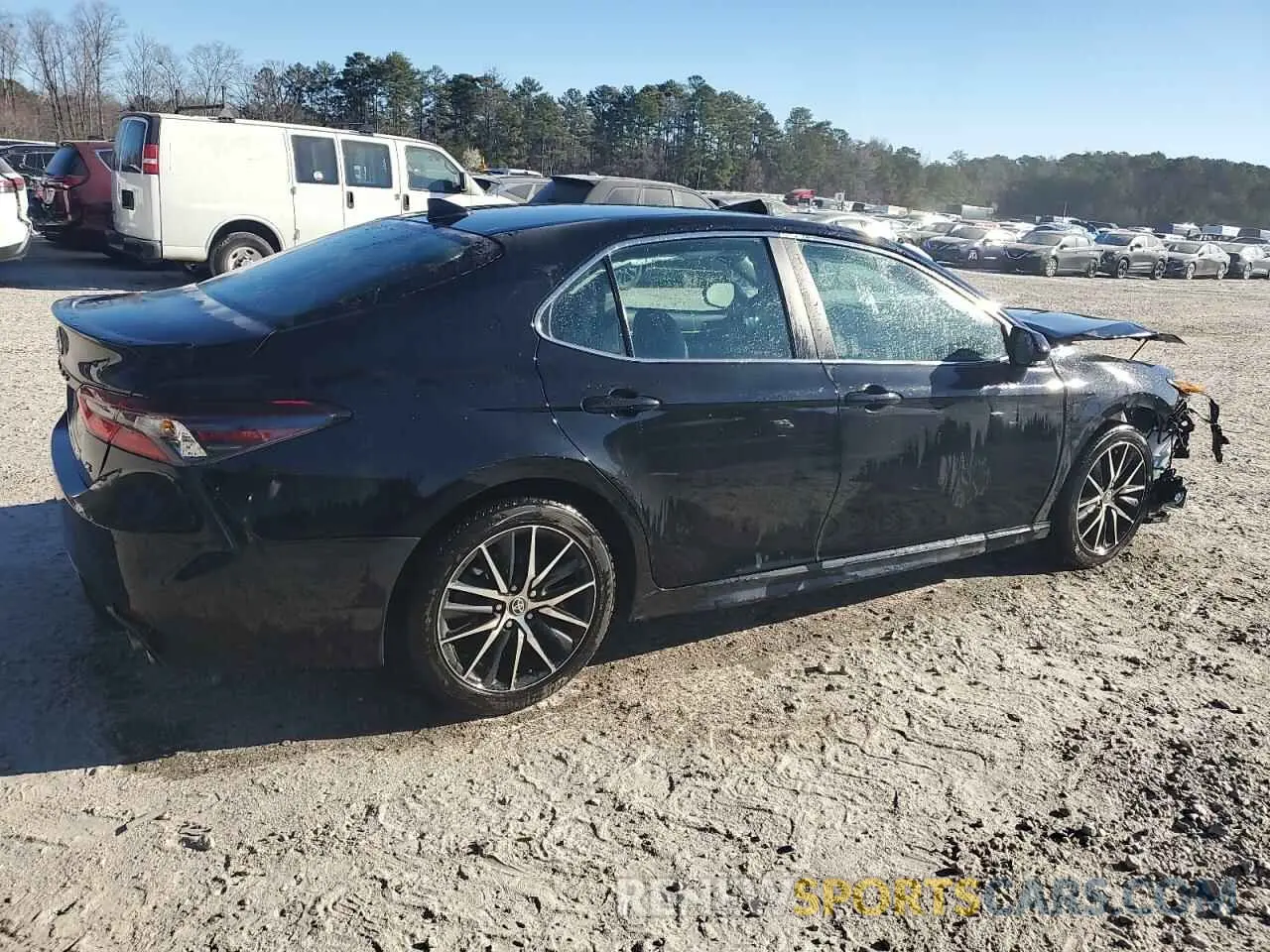 3 fotografías del automóvil dañado 4T1G11AK9PU738072 TOYOTA CAMRY 2023