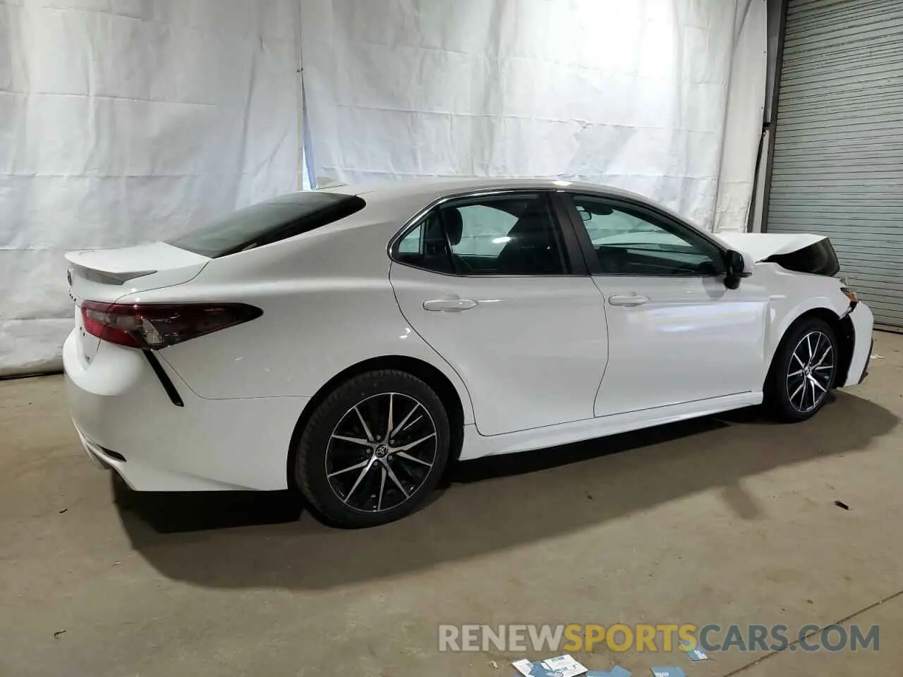 3 fotografías del automóvil dañado 4T1G11AK9PU738282 TOYOTA CAMRY 2023