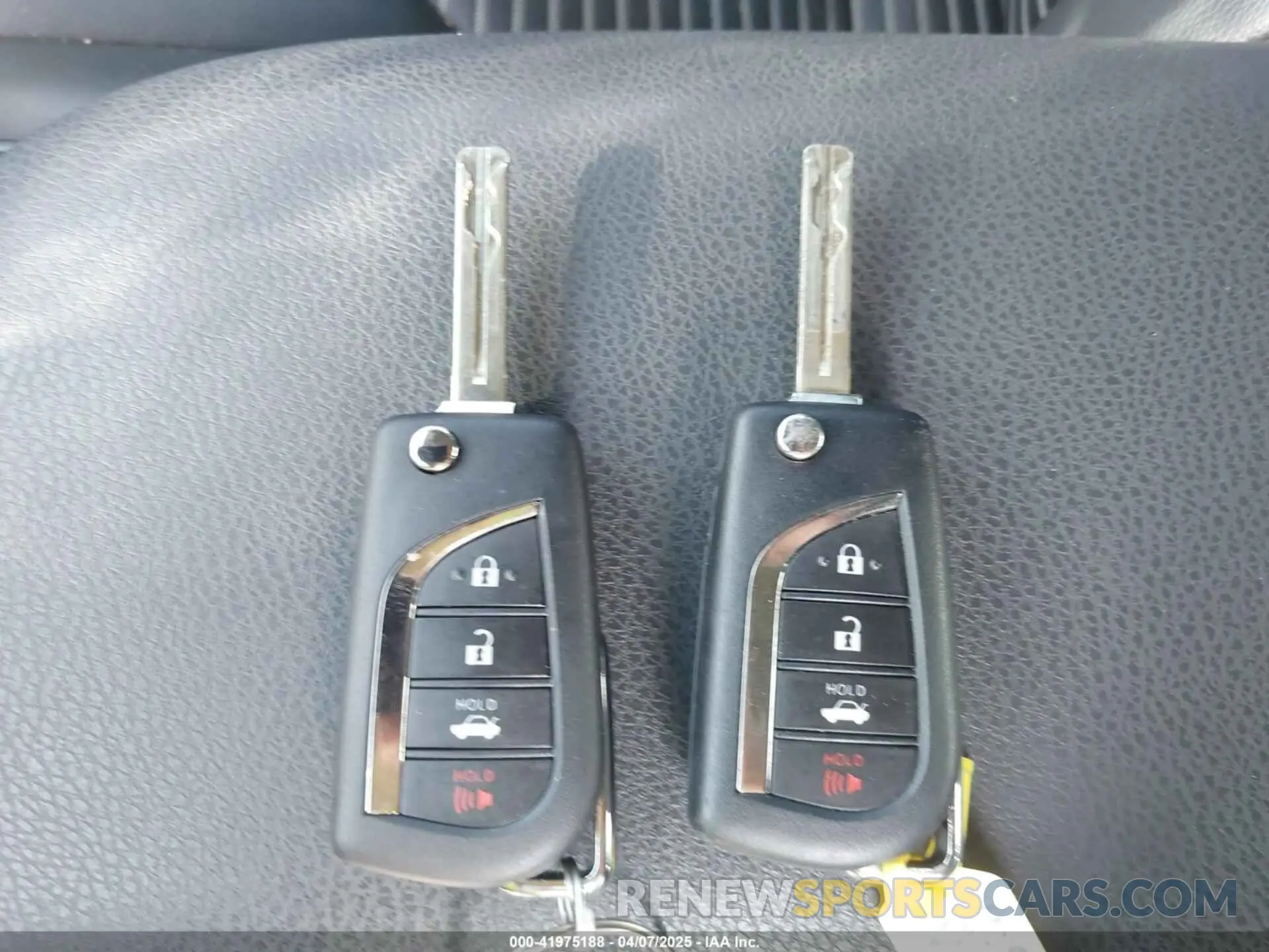 11 fotografías del automóvil dañado 4T1G11AK9PU757656 TOYOTA CAMRY 2023
