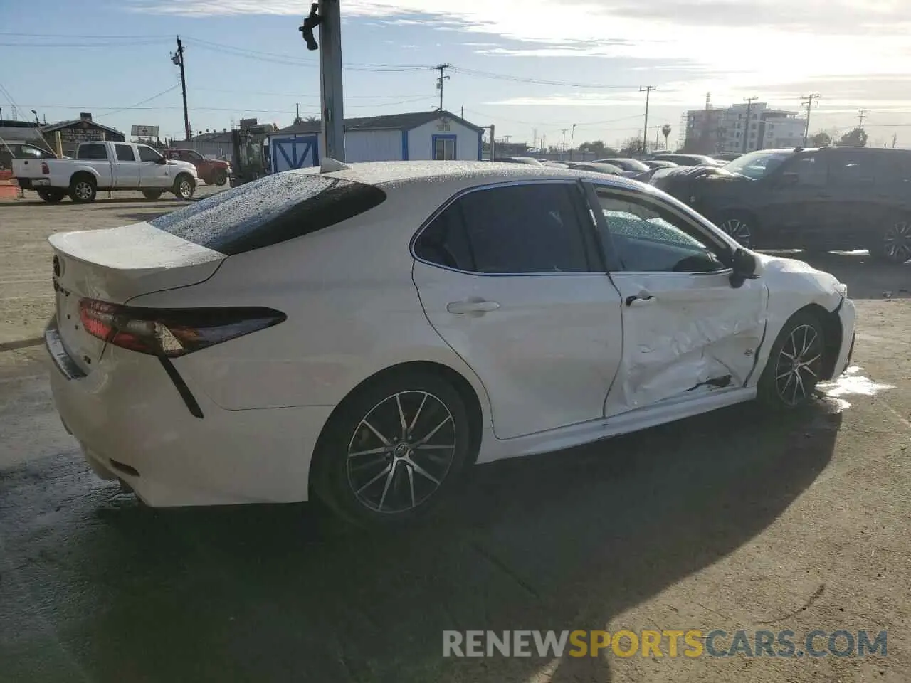 3 fotografías del automóvil dañado 4T1G11AK9PU761674 TOYOTA CAMRY 2023