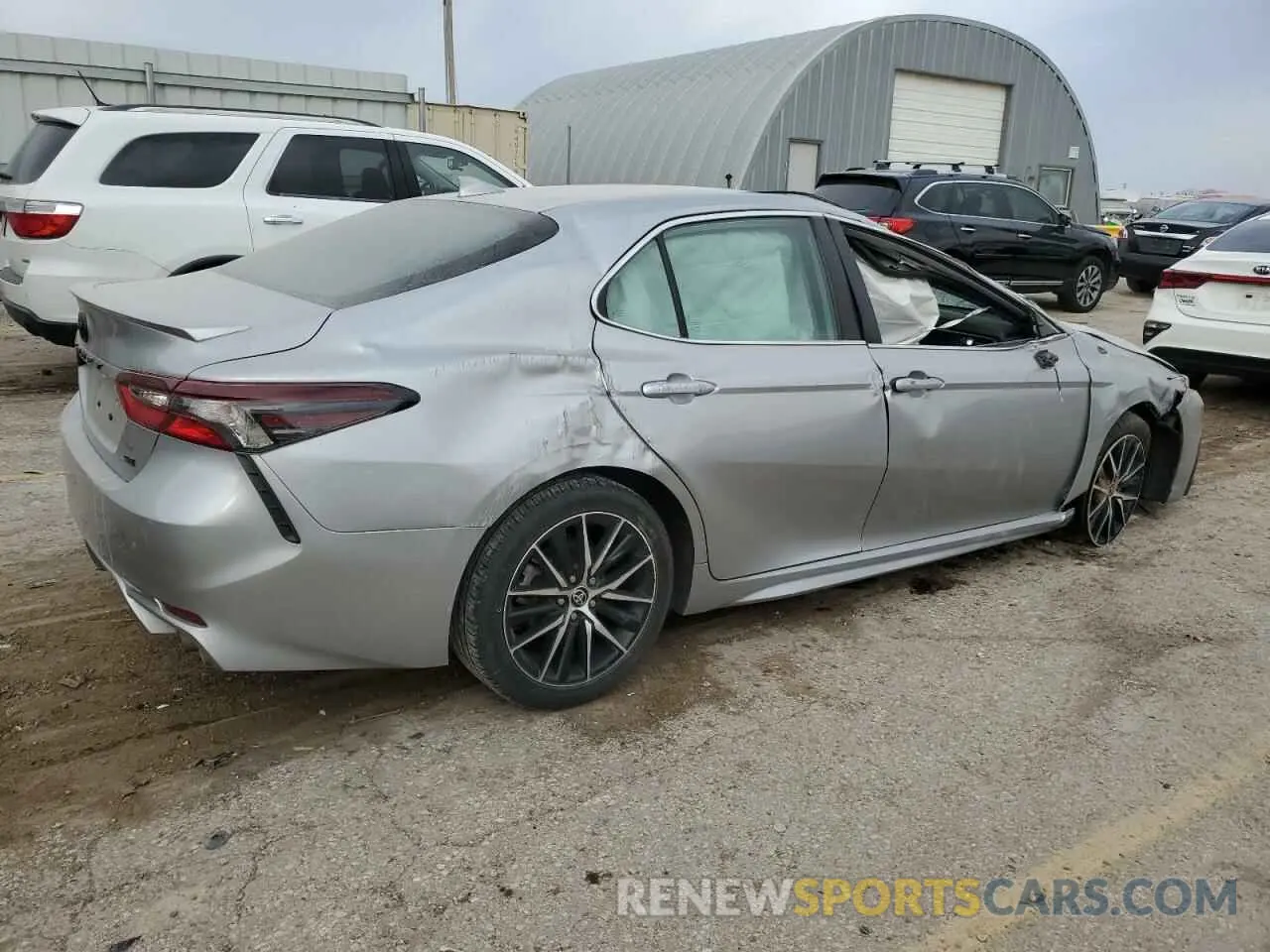 3 fotografías del automóvil dañado 4T1G11AK9PU780869 TOYOTA CAMRY 2023