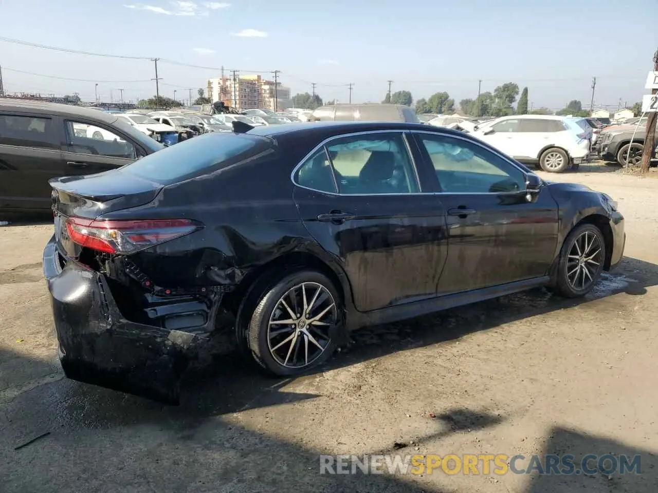 3 fotografías del automóvil dañado 4T1G11AK9PU806371 TOYOTA CAMRY 2023