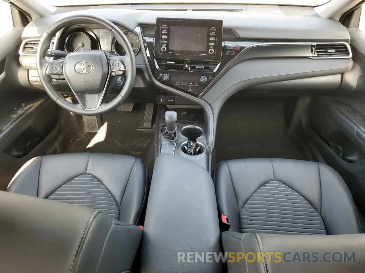 8 fotografías del automóvil dañado 4T1G11AK9PU806371 TOYOTA CAMRY 2023