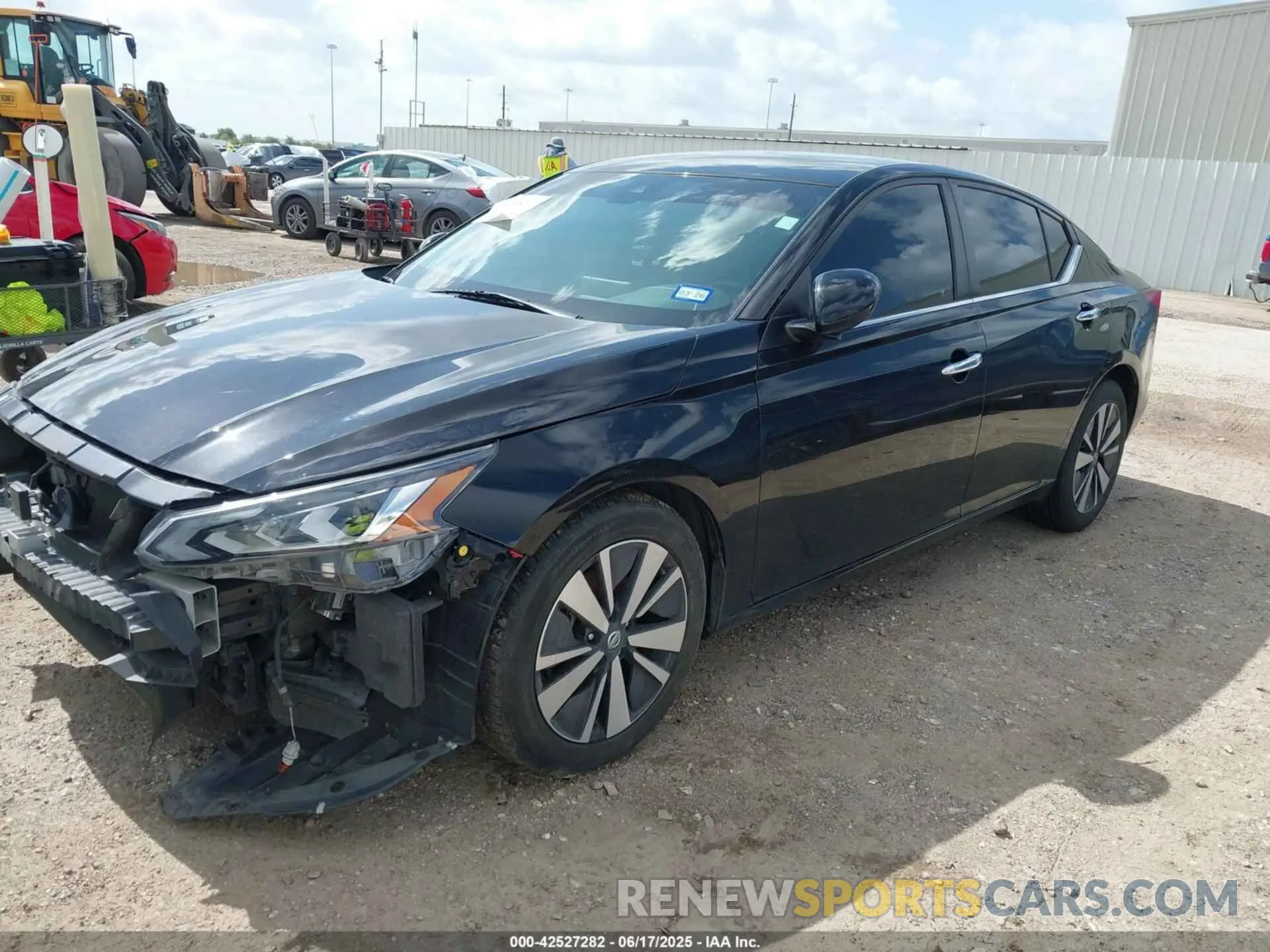 2 fotografías del automóvil dañado 4T1G11AK9PU823641 TOYOTA CAMRY 2023