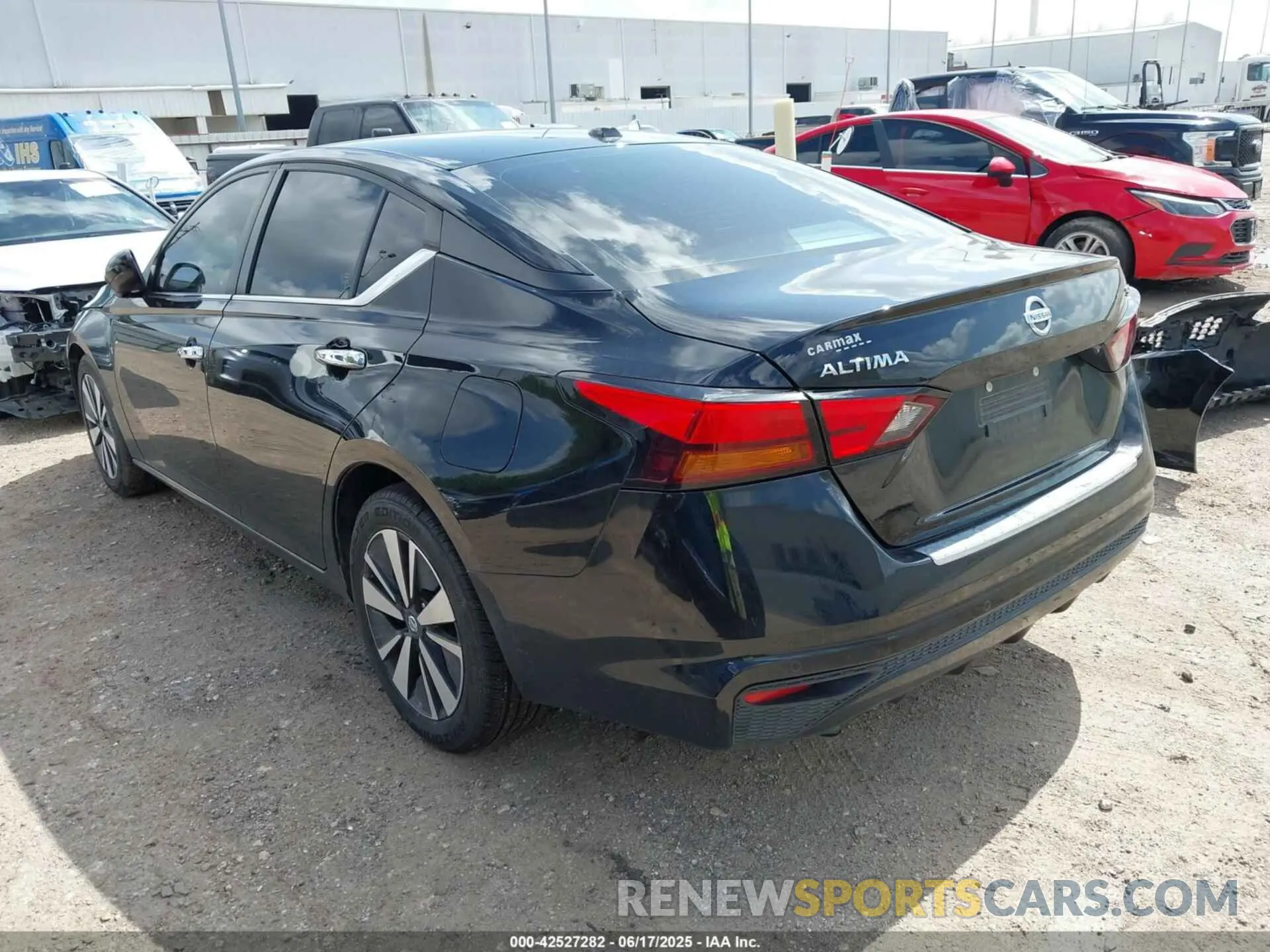 3 fotografías del automóvil dañado 4T1G11AK9PU823641 TOYOTA CAMRY 2023