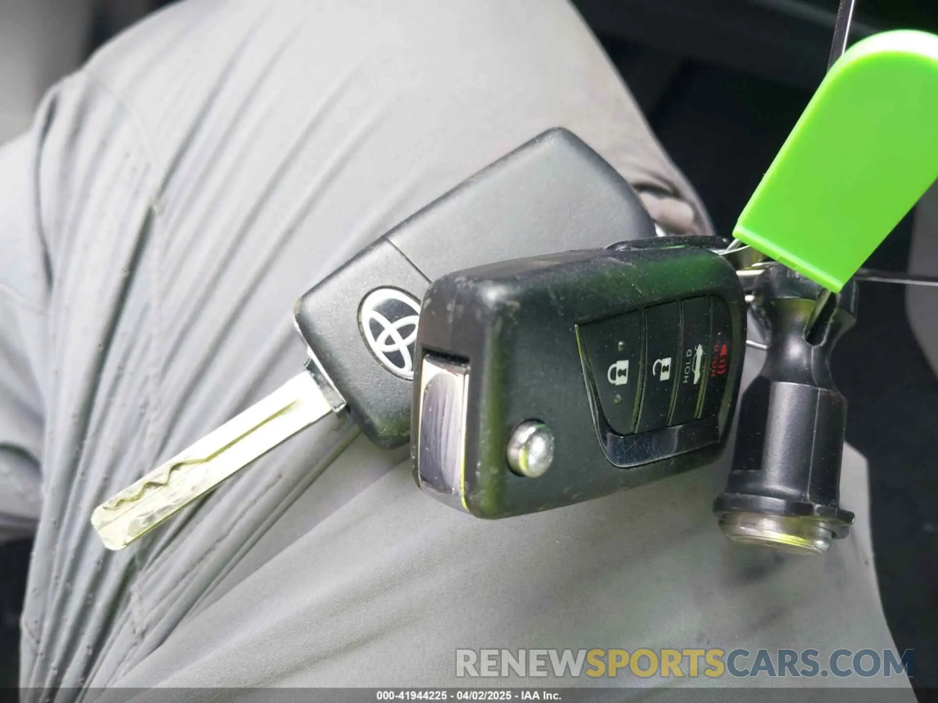 11 fotografías del automóvil dañado 4T1G11AKXPU088961 TOYOTA CAMRY 2023