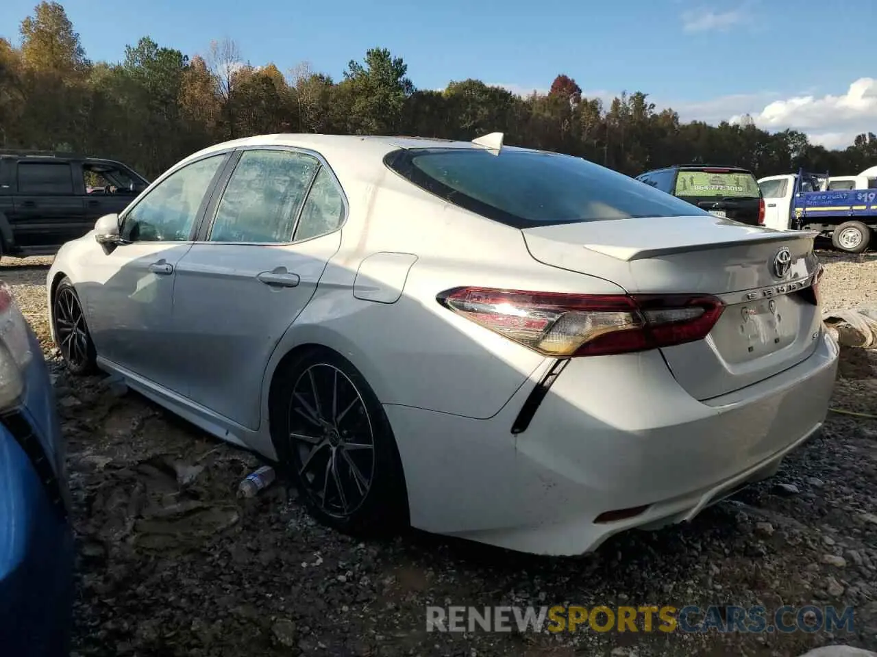 2 fotografías del automóvil dañado 4T1G11AKXPU097904 TOYOTA CAMRY 2023