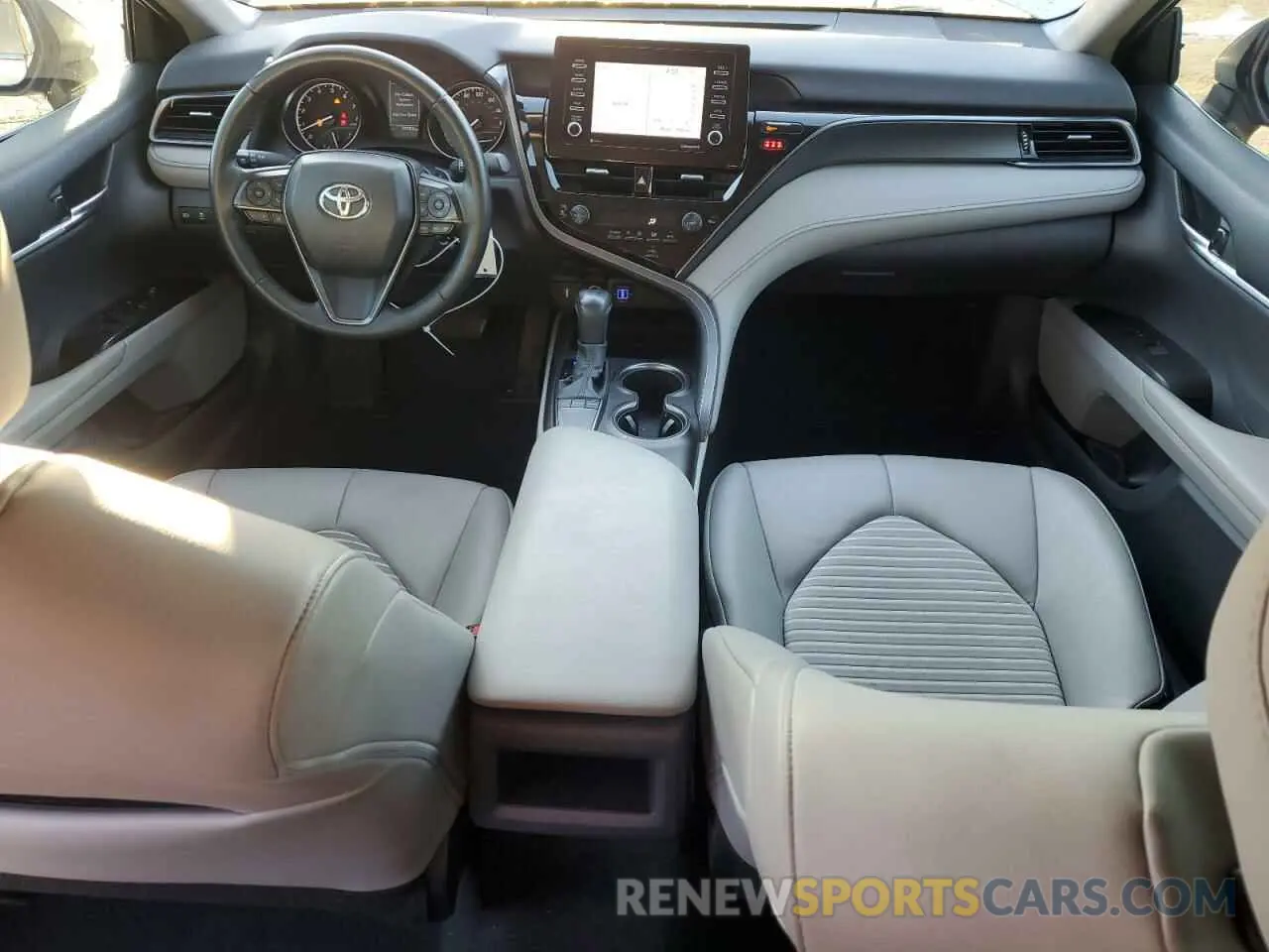 8 fotografías del automóvil dañado 4T1G11AKXPU098194 TOYOTA CAMRY 2023