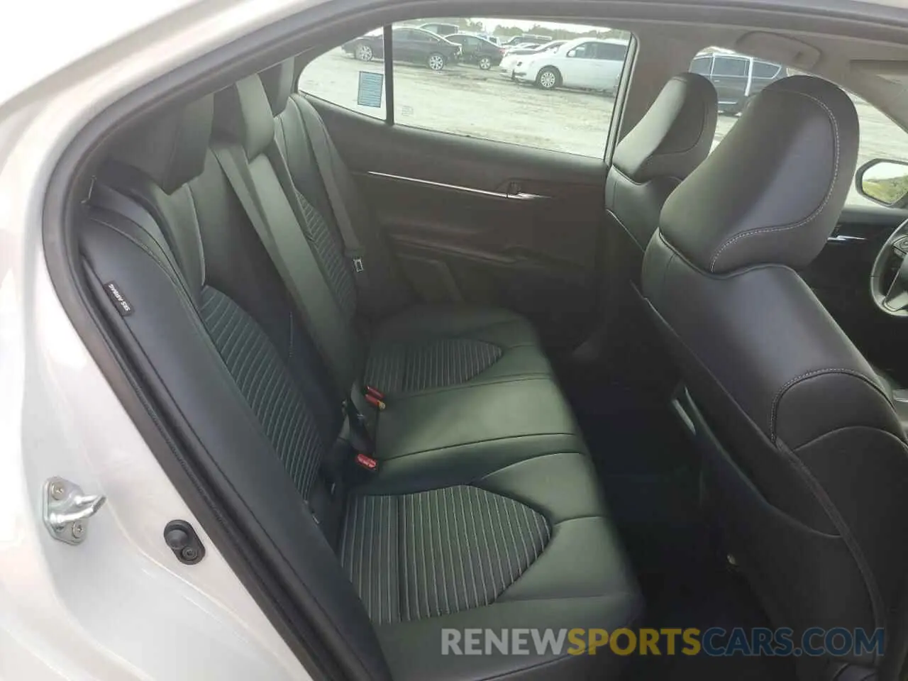 10 fotografías del automóvil dañado 4T1G11AKXPU101840 TOYOTA CAMRY 2023