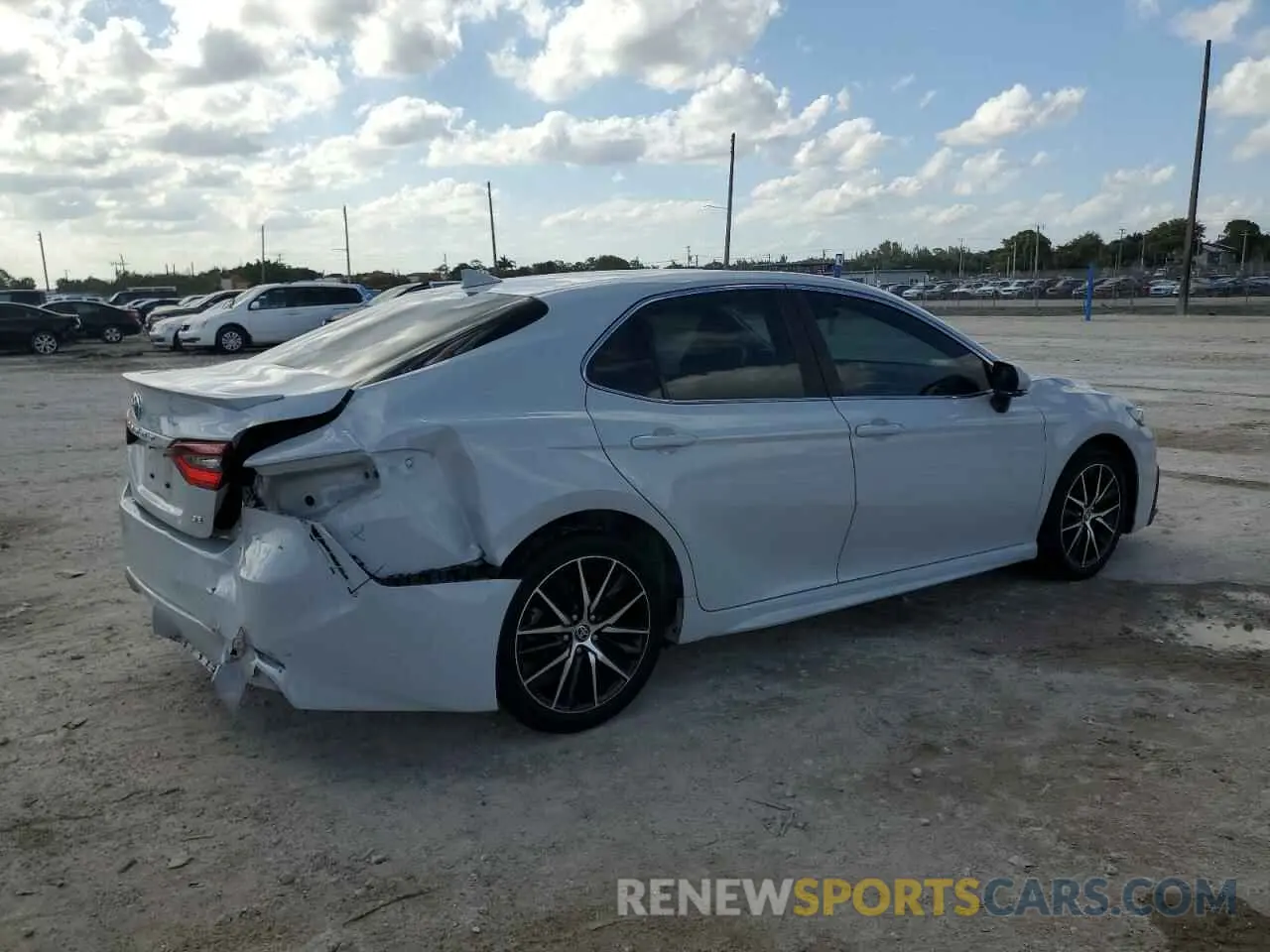 3 fotografías del automóvil dañado 4T1G11AKXPU101840 TOYOTA CAMRY 2023