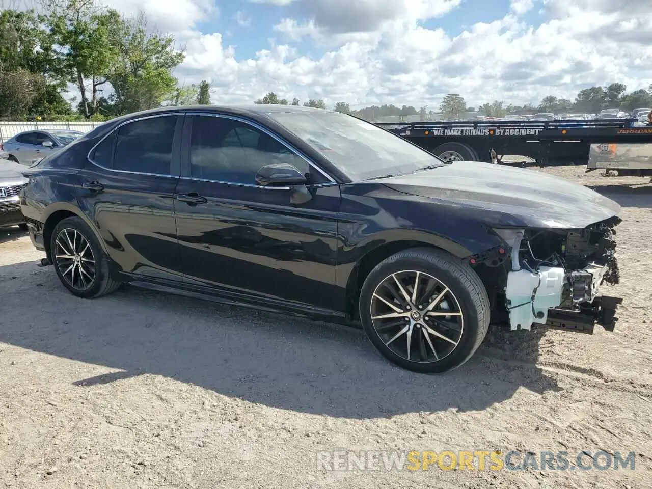 4 fotografías del automóvil dañado 4T1G11AKXPU102874 TOYOTA CAMRY 2023