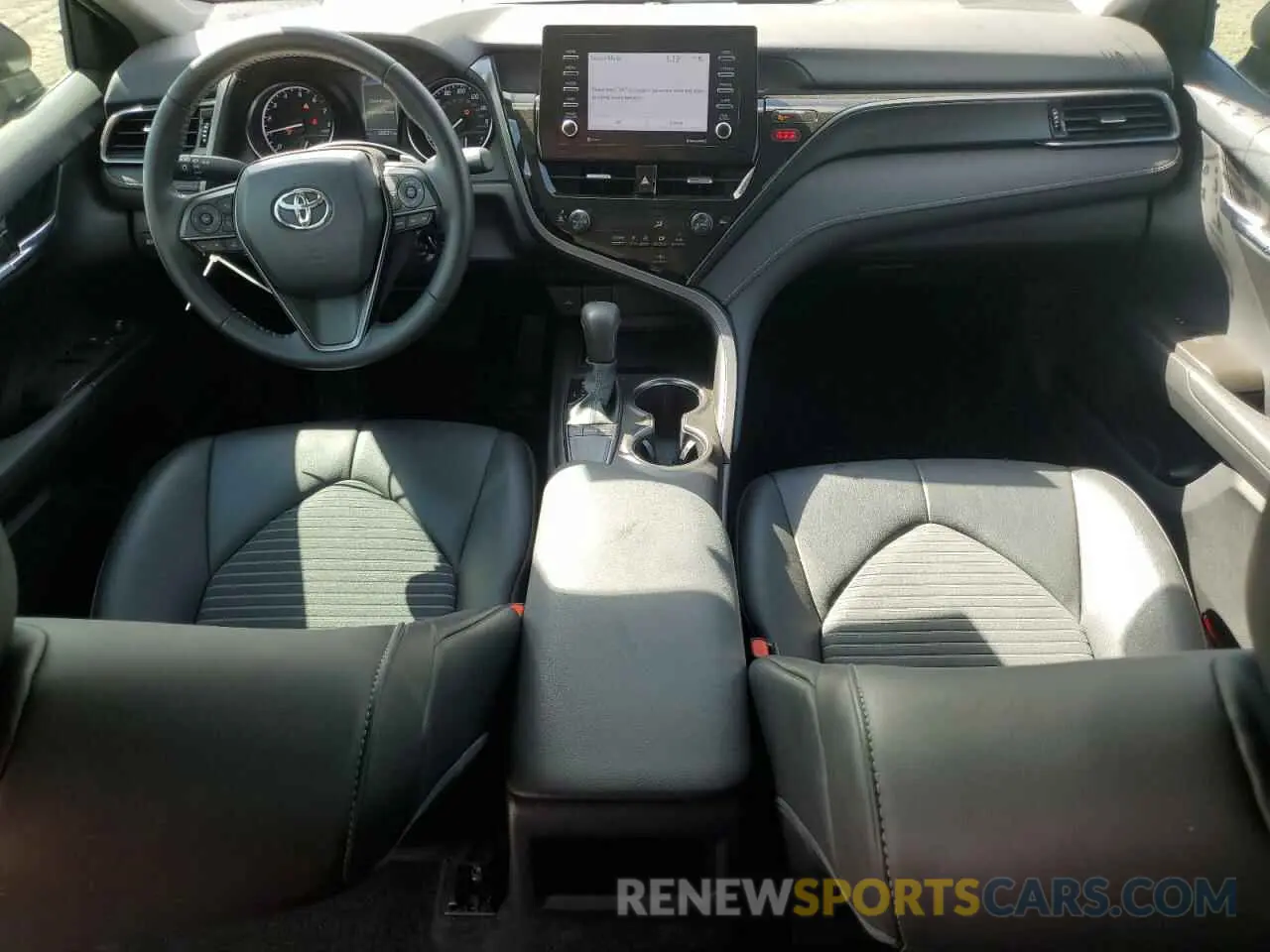 8 fotografías del automóvil dañado 4T1G11AKXPU102874 TOYOTA CAMRY 2023