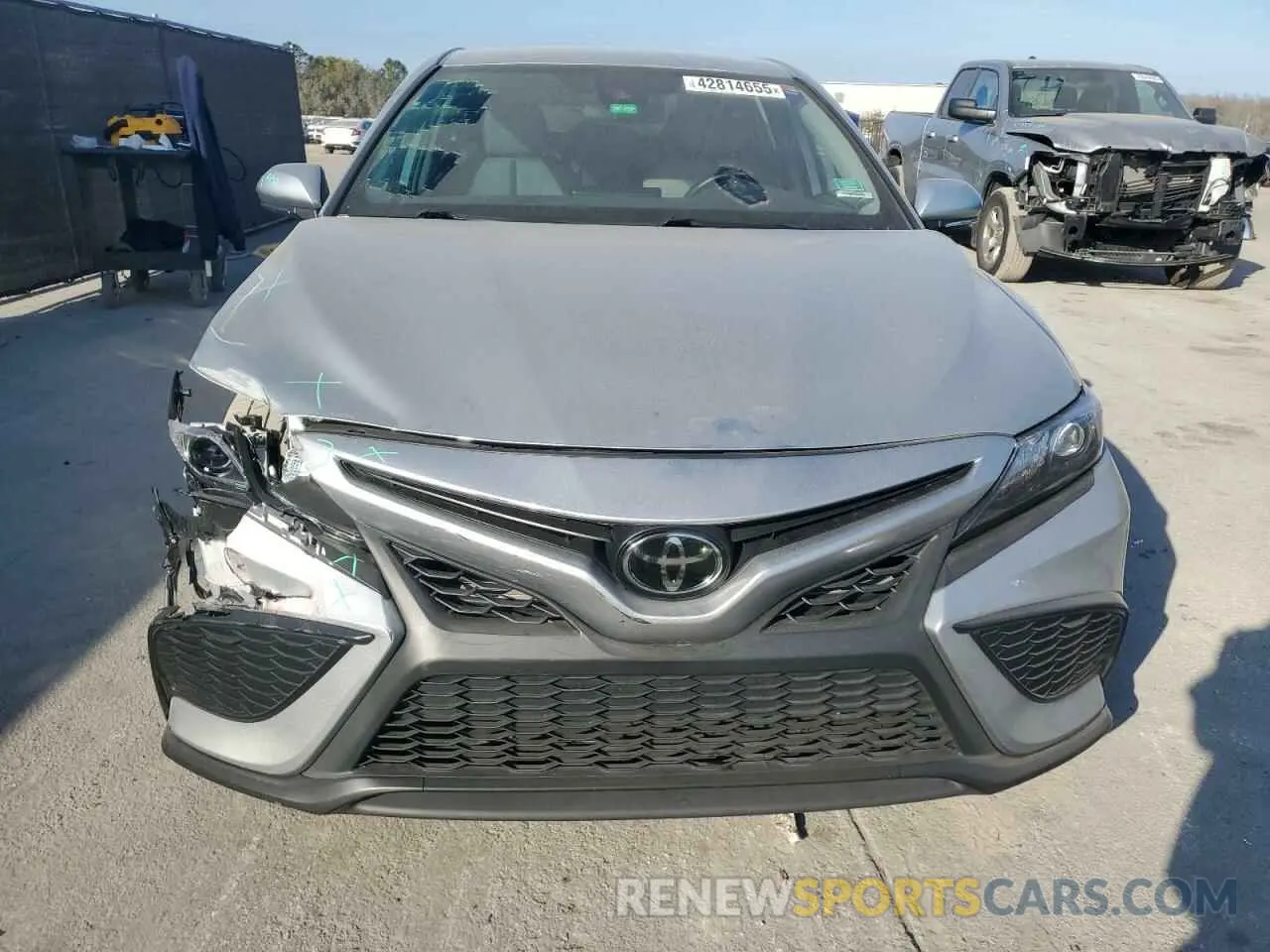 5 fotografías del automóvil dañado 4T1G11AKXPU117908 TOYOTA CAMRY 2023