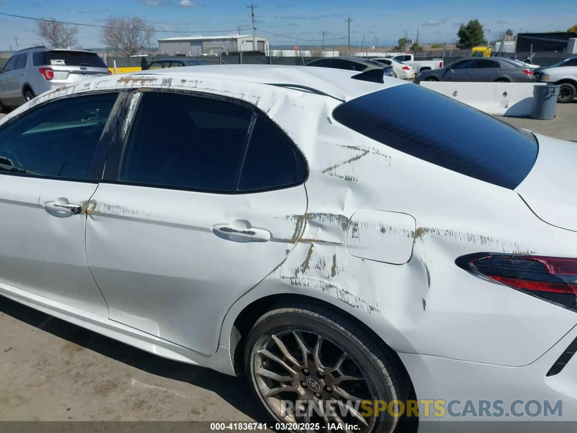 13 fotografías del automóvil dañado 4T1G11AKXPU135891 TOYOTA CAMRY 2023