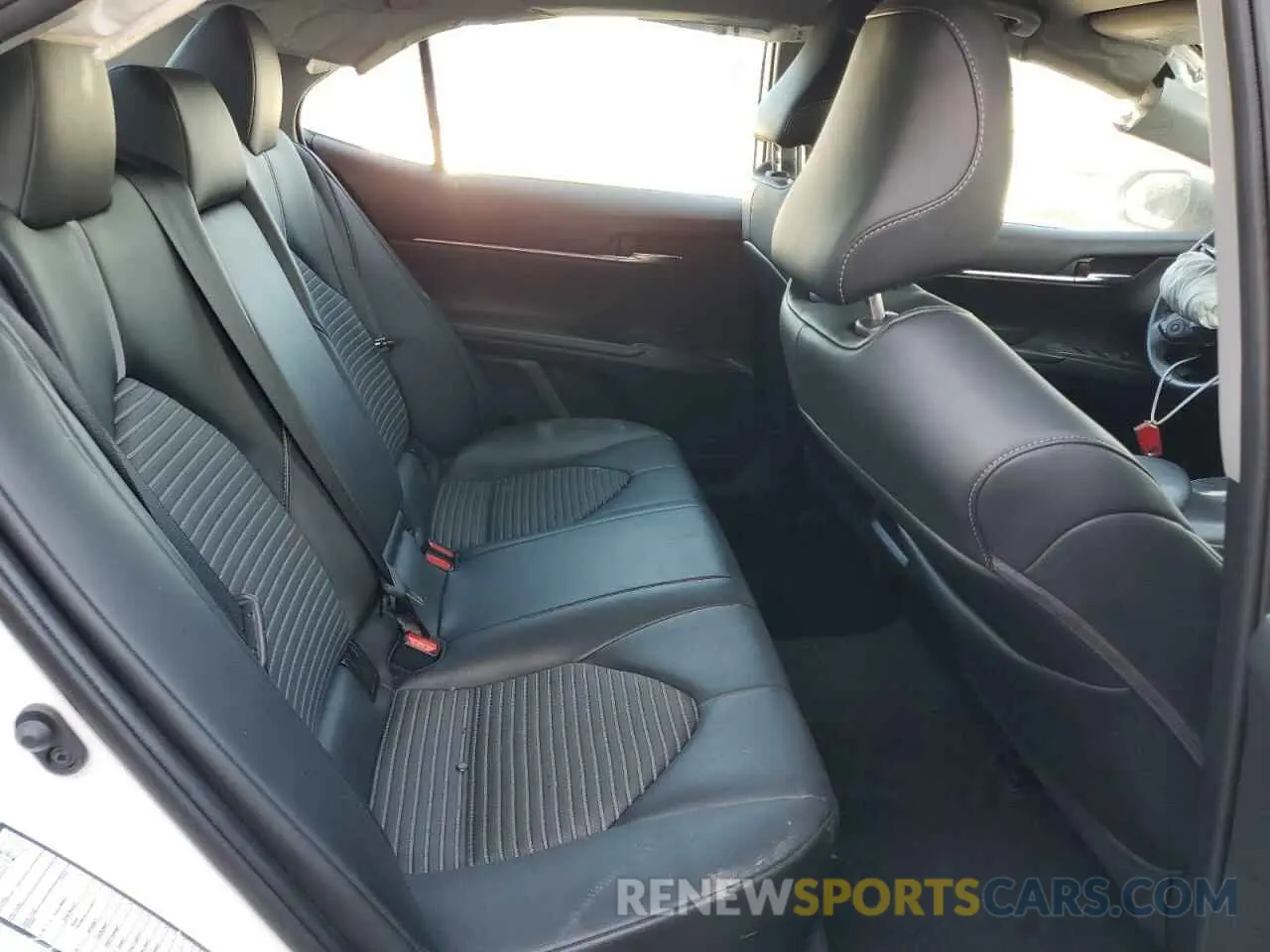 10 fotografías del automóvil dañado 4T1G11AKXPU723502 TOYOTA CAMRY 2023