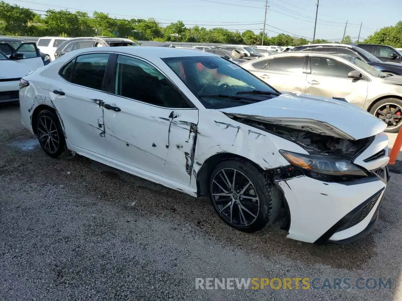 4 fotografías del automóvil dañado 4T1G11AKXPU723502 TOYOTA CAMRY 2023