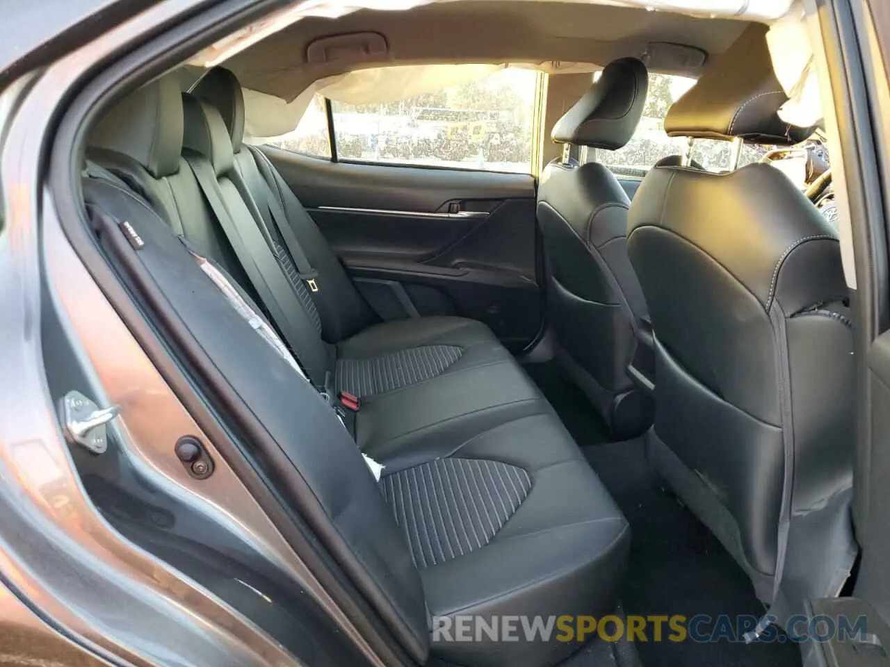 10 fotografías del automóvil dañado 4T1G11AKXPU732751 TOYOTA CAMRY 2023