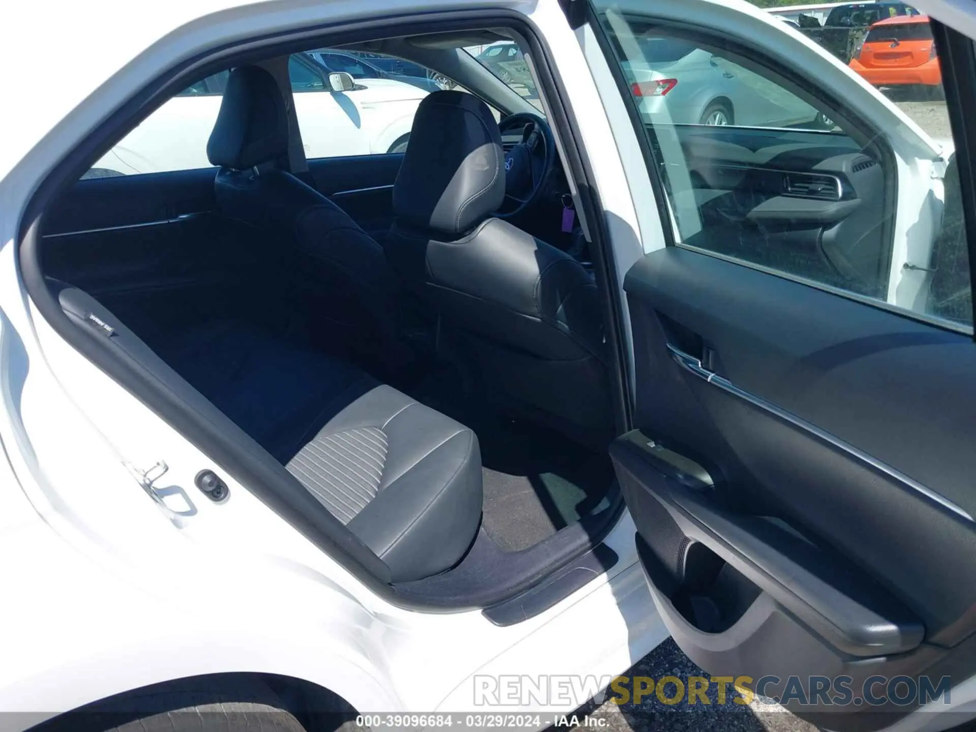 8 fotografías del automóvil dañado 4T1G11AKXPU737321 TOYOTA CAMRY 2023
