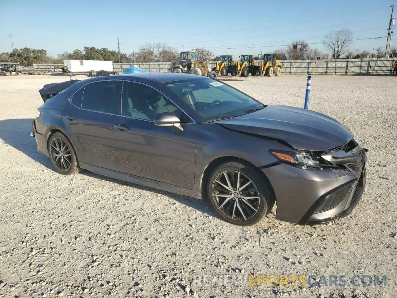 4 fotografías del automóvil dañado 4T1G11AKXPU742695 TOYOTA CAMRY 2023