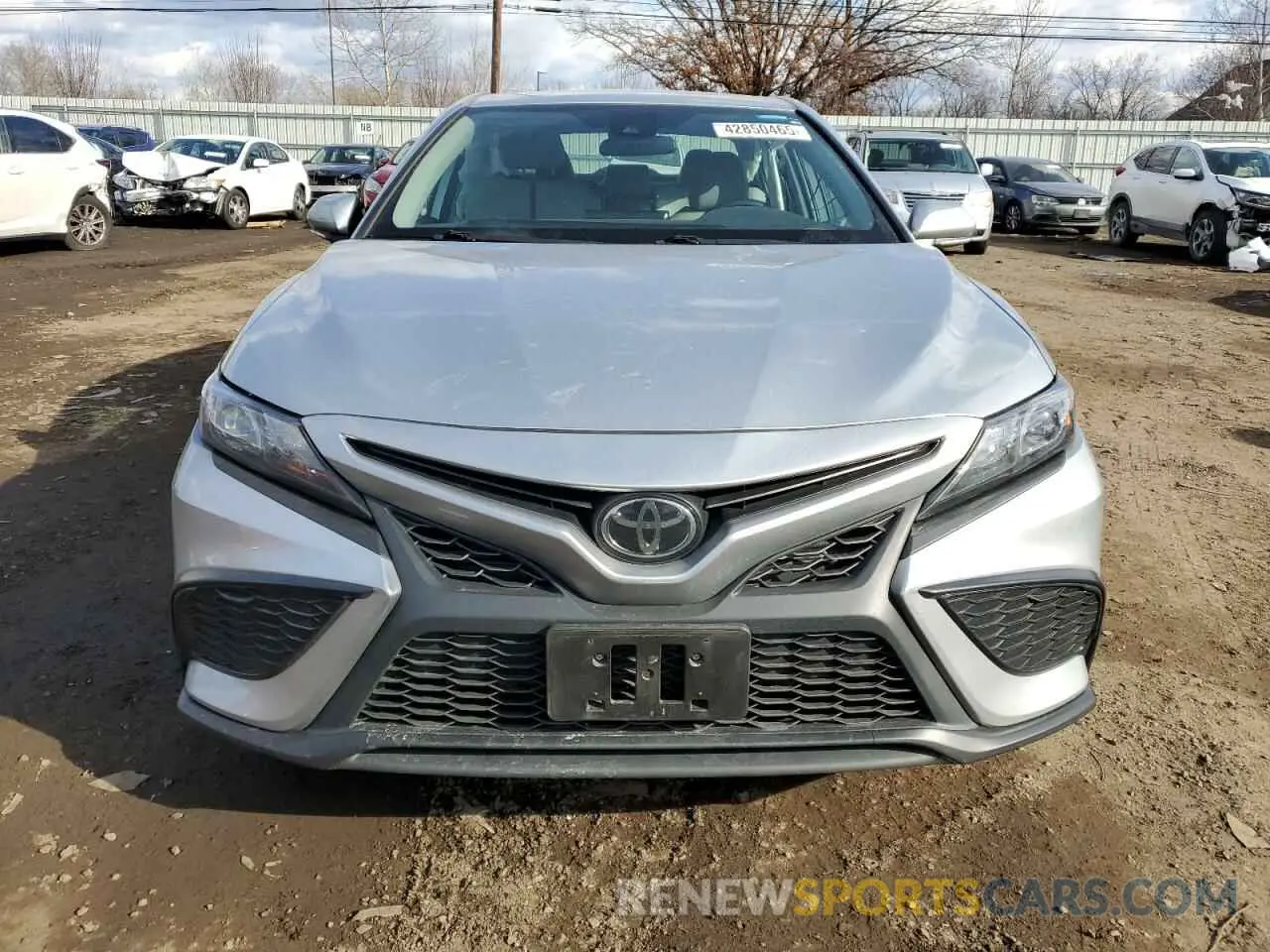 5 fotografías del automóvil dañado 4T1G11AKXPU746181 TOYOTA CAMRY 2023