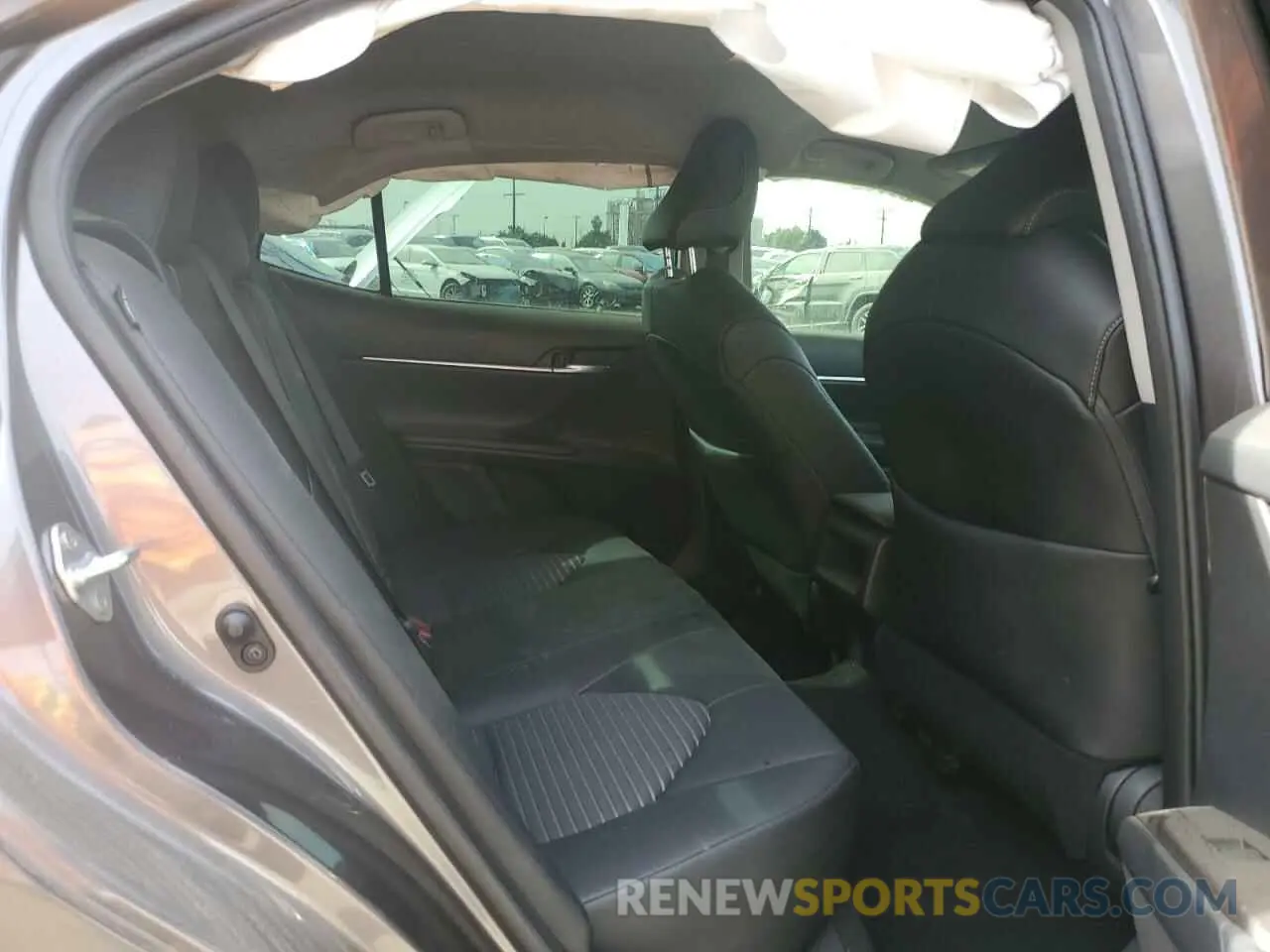 10 fotografías del automóvil dañado 4T1G11AKXPU752370 TOYOTA CAMRY 2023