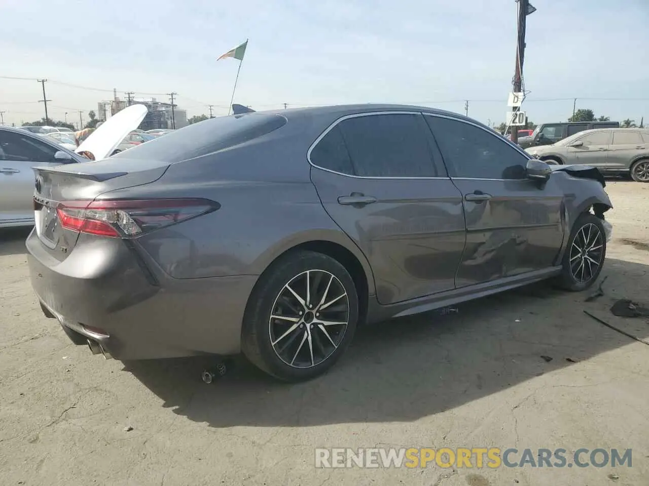 3 fotografías del automóvil dañado 4T1G11AKXPU752370 TOYOTA CAMRY 2023