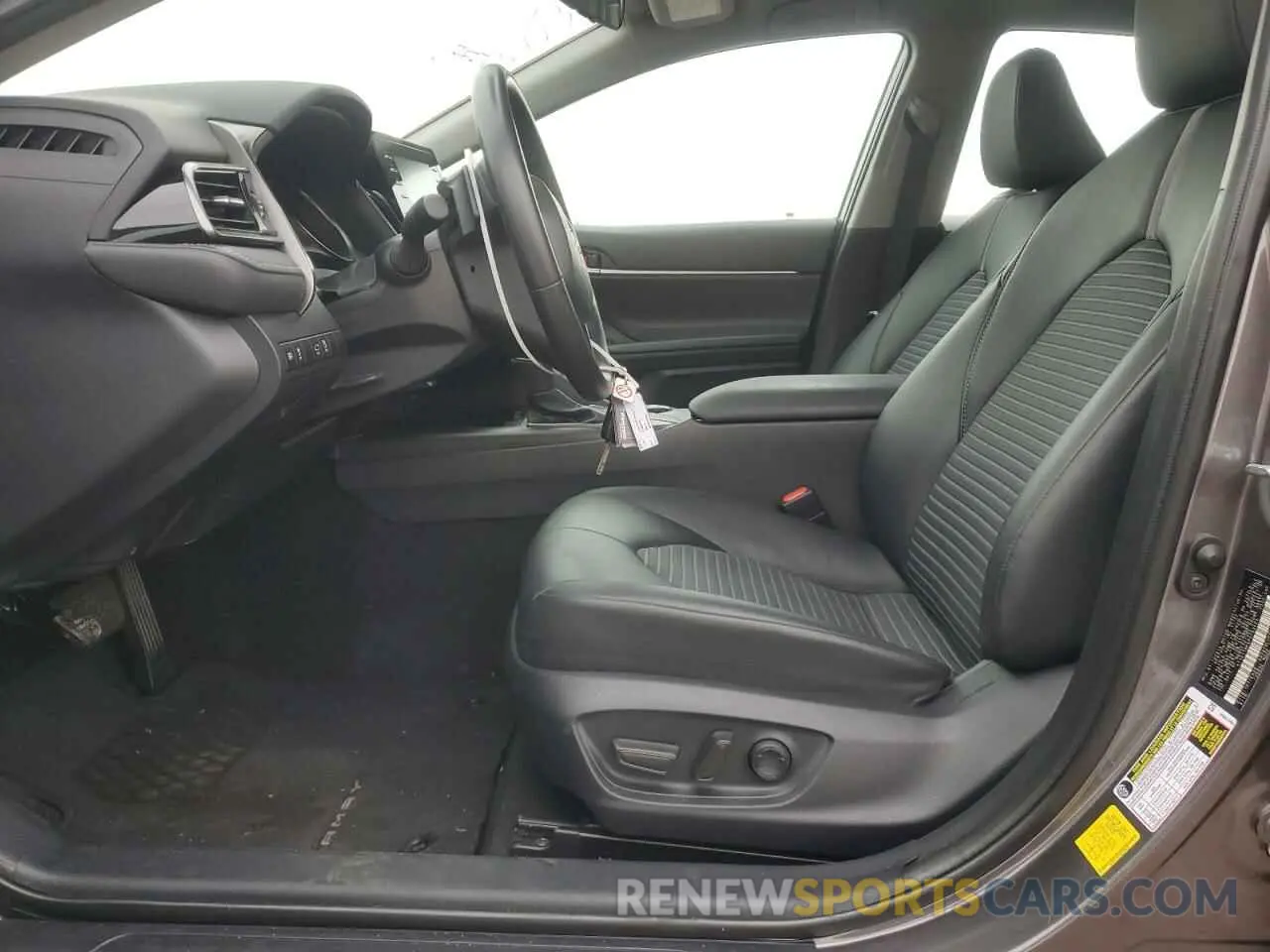 7 fotografías del automóvil dañado 4T1G11AKXPU753423 TOYOTA CAMRY 2023