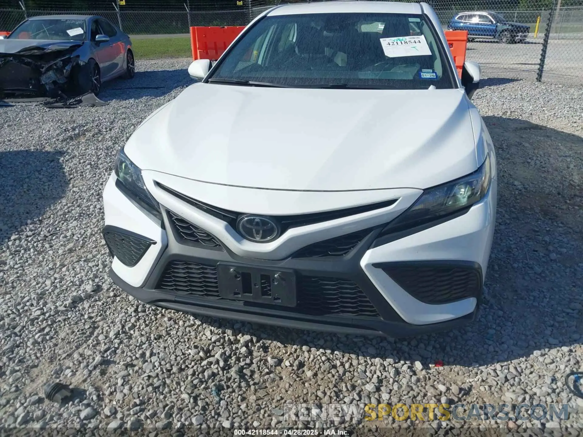 12 fotografías del automóvil dañado 4T1G11AKXPU768990 TOYOTA CAMRY 2023