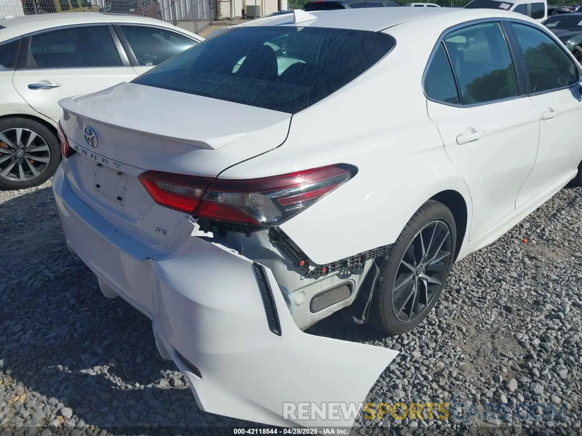 6 fotografías del automóvil dañado 4T1G11AKXPU768990 TOYOTA CAMRY 2023