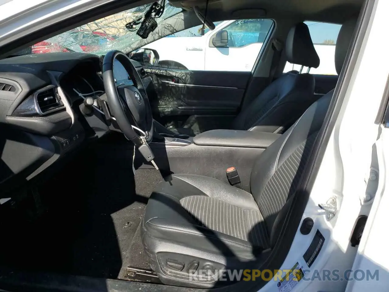 7 fotografías del automóvil dañado 4T1G11AKXPU769637 TOYOTA CAMRY 2023