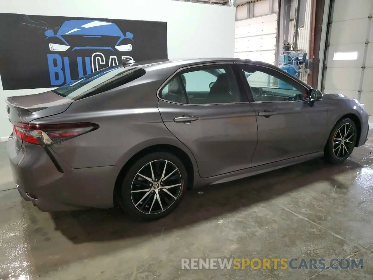 3 fotografías del automóvil dañado 4T1G11AKXPU769802 TOYOTA CAMRY 2023