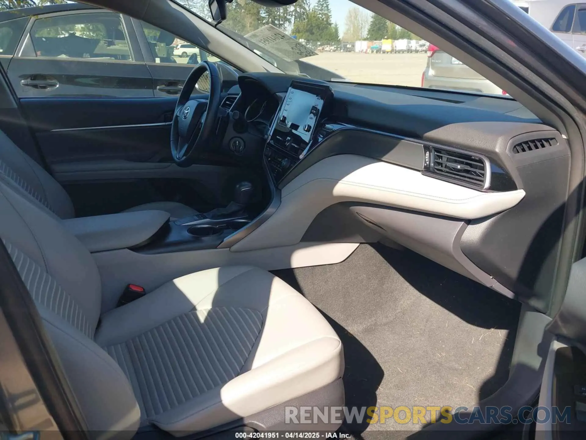 5 fotografías del automóvil dañado 4T1G11AKXPU778287 TOYOTA CAMRY 2023