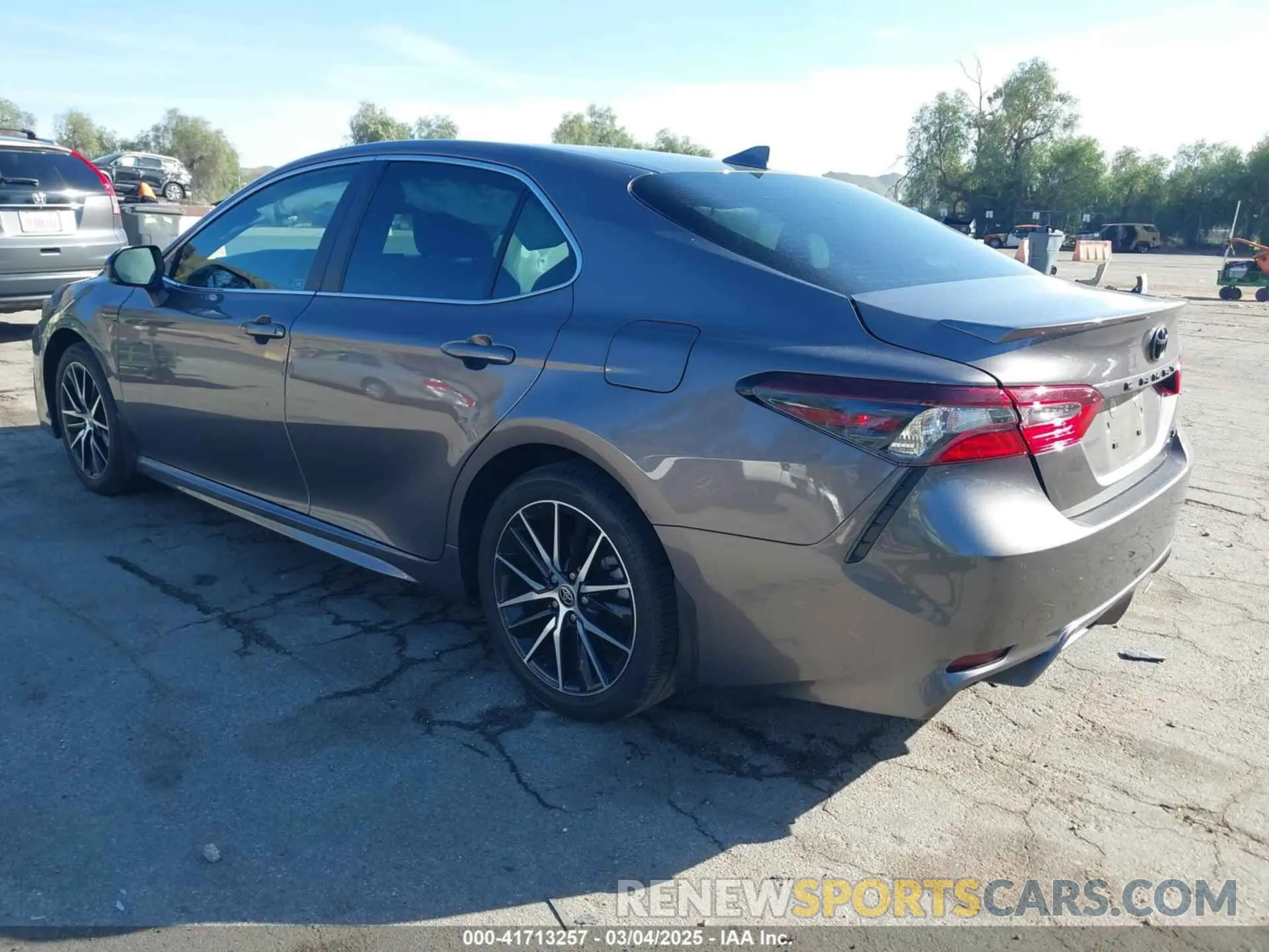 3 fotografías del automóvil dañado 4T1G11AKXPU791069 TOYOTA CAMRY 2023