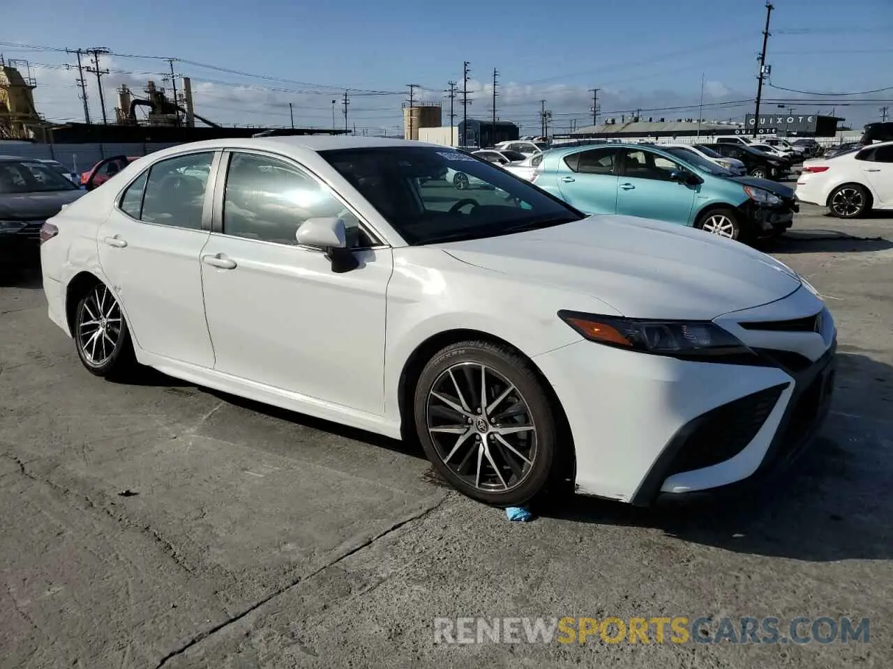 4 fotografías del automóvil dañado 4T1G11AKXPU798894 TOYOTA CAMRY 2023
